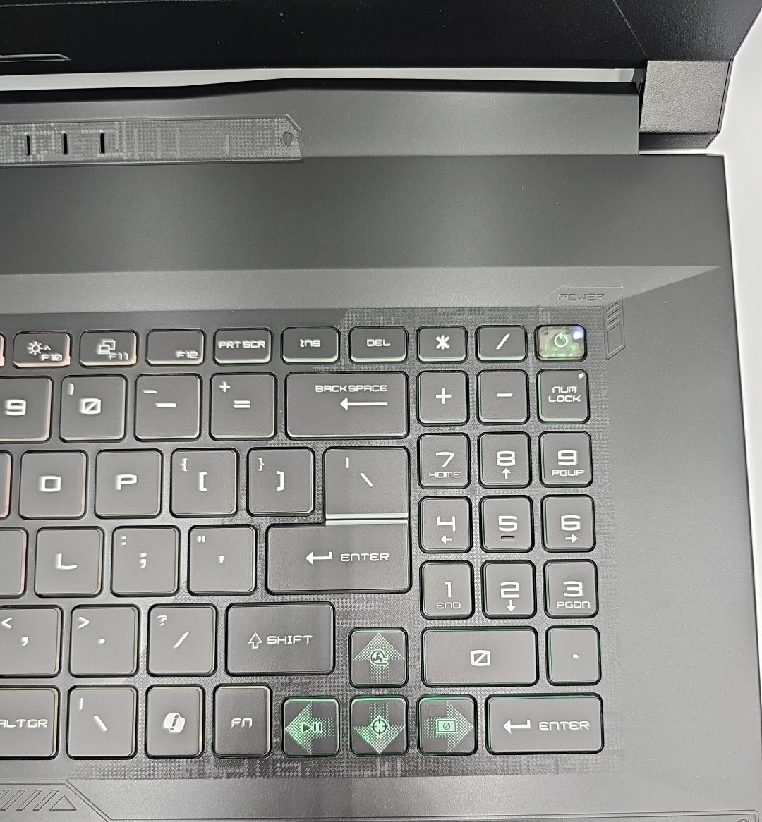 MSI Katana A17 (AIBV8) AMD Ryzen 9 8945HS 32GB 1TB SSD NVIDIA GeForce RTX 4050