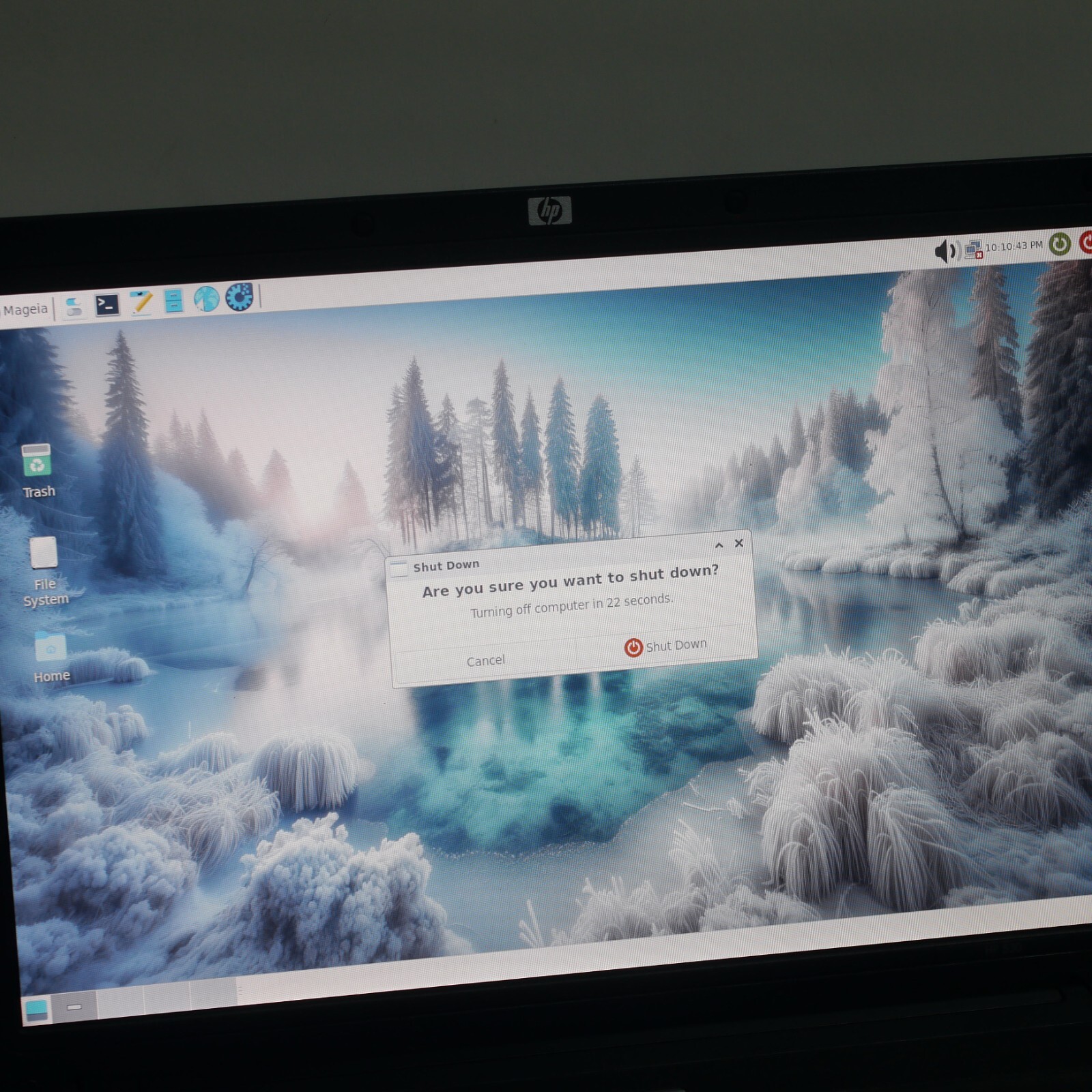 HP 530 15.4 Laptop Intel Celeron 1.6 GHz 2GB RAM 120GB HDD Linux Laptop