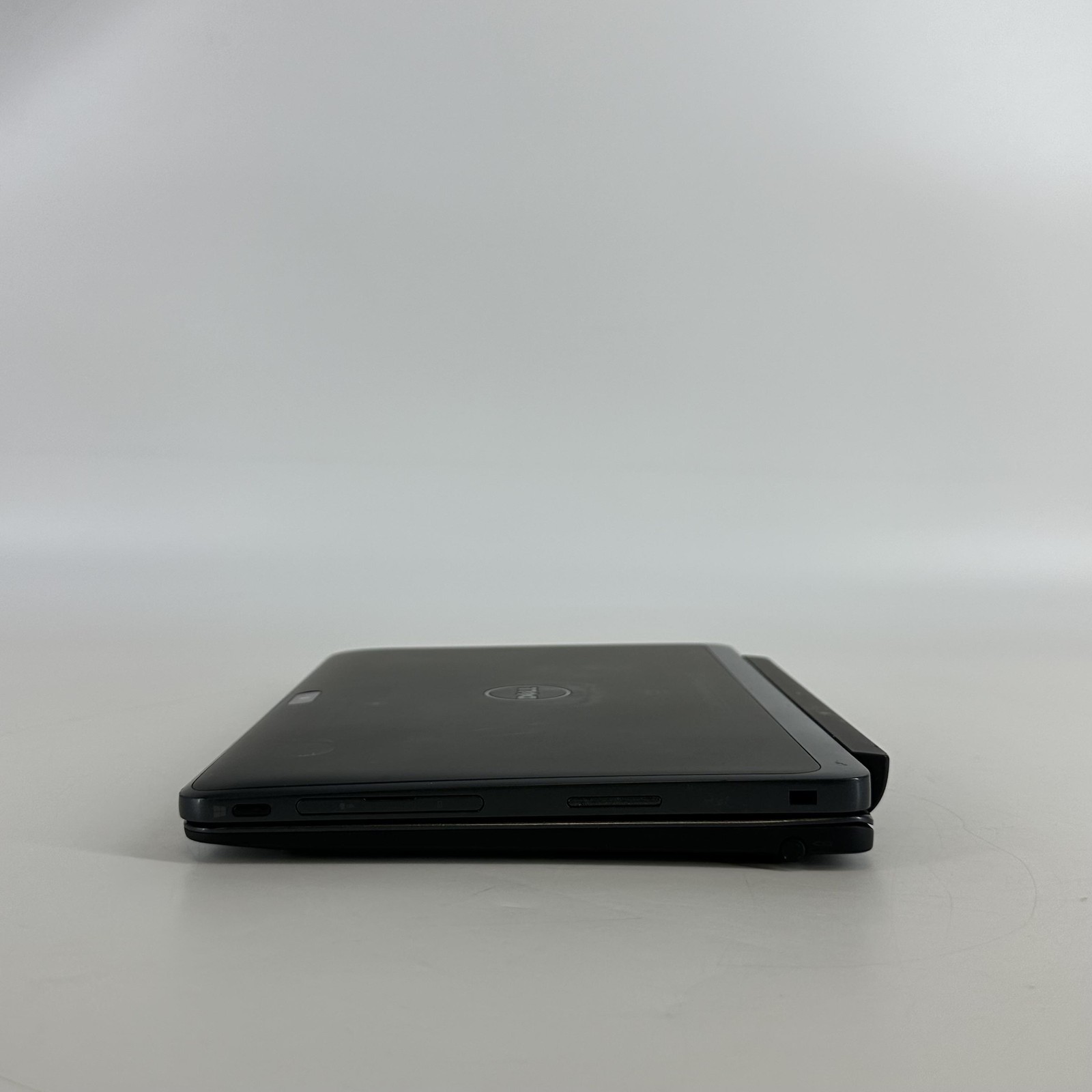 Dell Venue 10 Pro 5056 FHD+ TOUCH Atom x5-Z8500 1.44GHz 4GB 120GB SSD Good READ