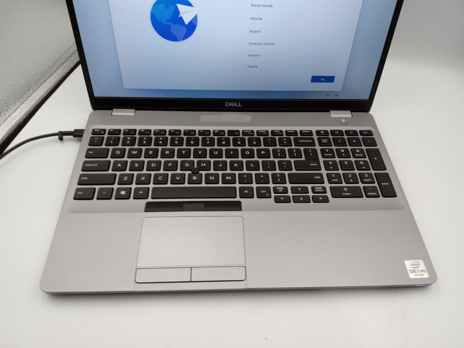 Dell Latitude 5510 15″ Intel i7-10810U 4GB RAM 128GB SSD Windows 11 – READ -RR