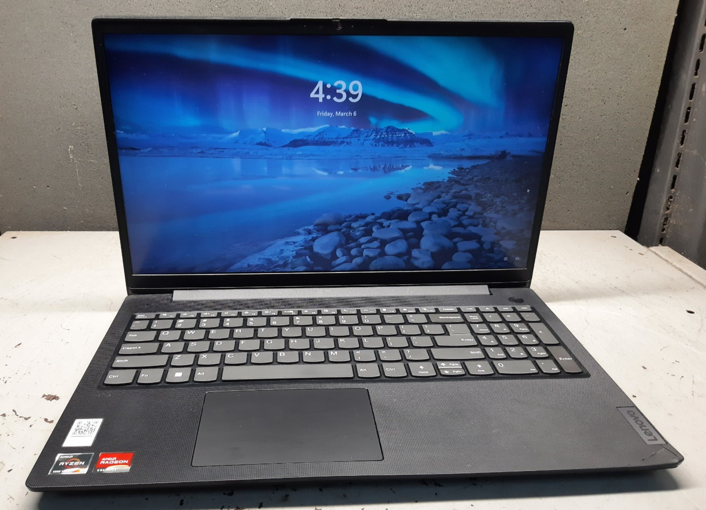 Lenovo V15 G3 ABA 82TV AMD Ryzen 5 5625u 8GB RAM 512GB SSD Windows 11