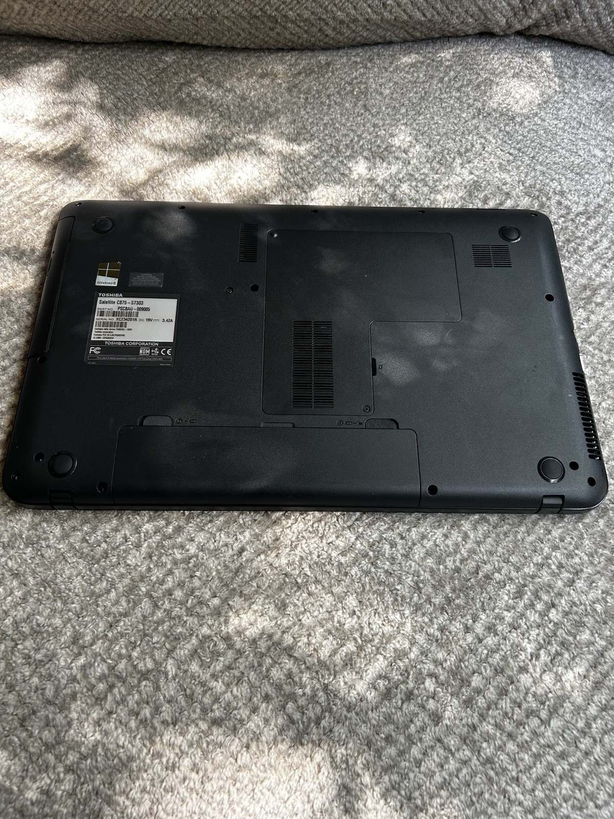 Toshiba Satellite C675-S7308 17.3″ Laptop Intel i3 Windows 8 Black Wi-Fi Webcam