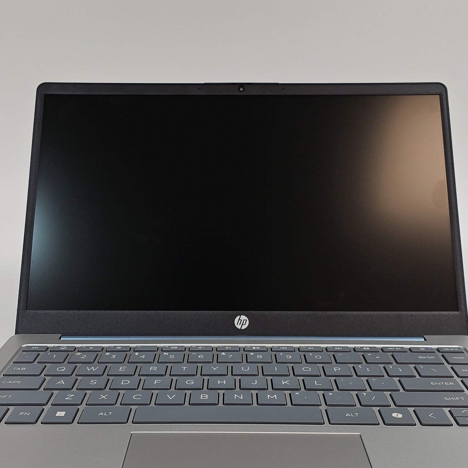 HP Laptop 14-EM0002WM 13.9″ Athlon Silver 7120U 2.4GHz 4GB RAM 128GB SSD