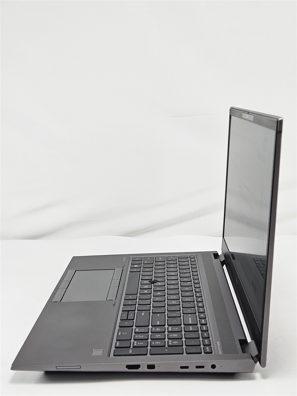 HP ZBook Fury 15 G8 32GB 1TB SSD i9-11950H 15.6″ Mobile Workstation Grade B