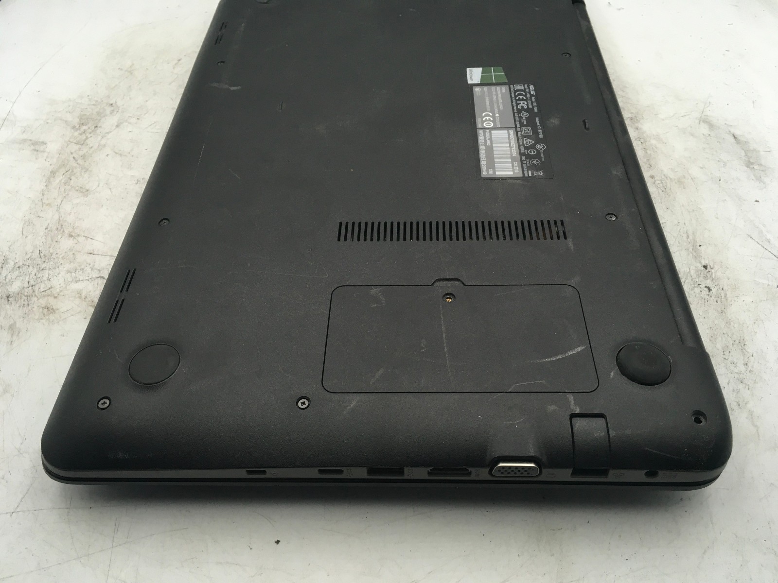ASUS F556U NOTEBOOK – BOOTS TO BIOS – INTEL I3 6100U – NO RAM – NO OS – READ -BB
