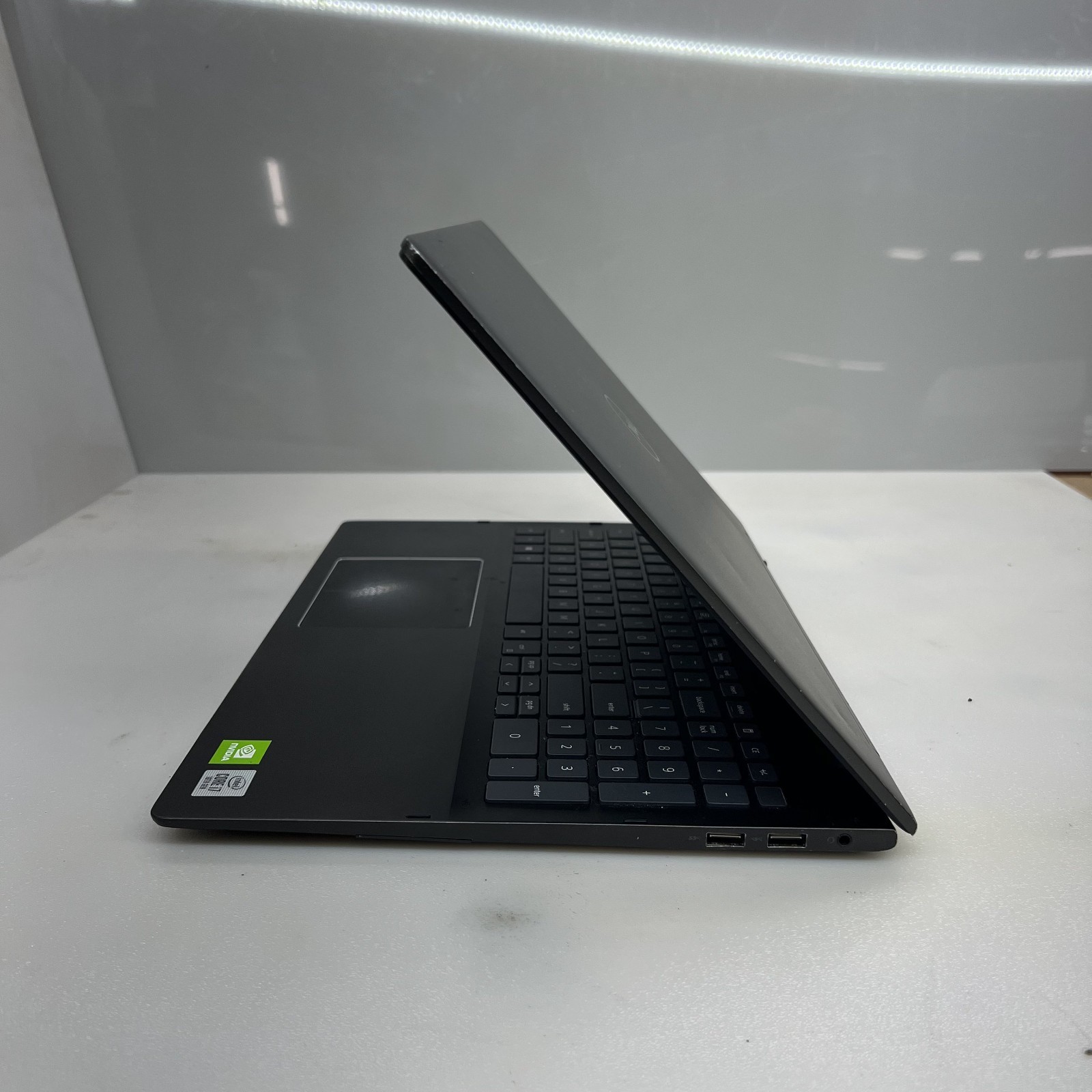 DELL INSPIRON 7581 2n1 i7-10510U@1.8GHz 16GB RAM 256GB NVMe W11P TOUCH WAC READ