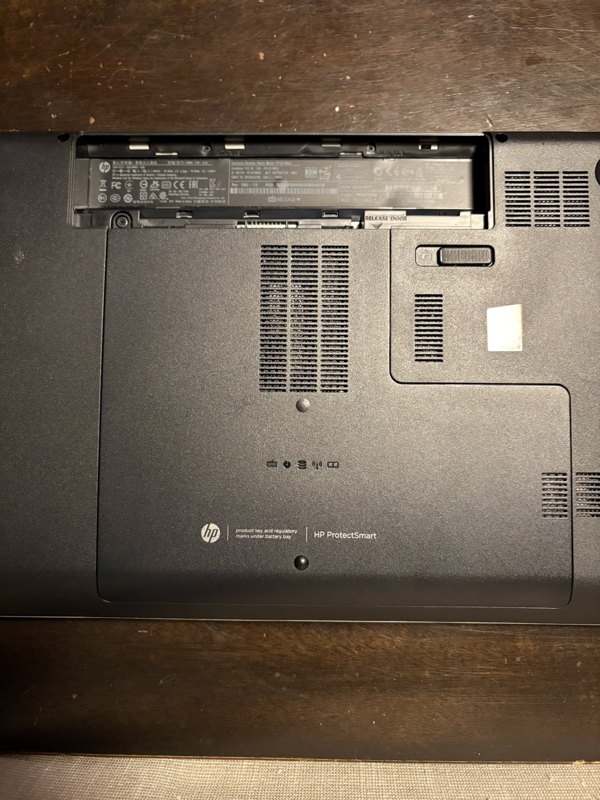 HP Pavilion 15-cs2013ms Laptop 15.6″ (Intel Core i5-8265U, 8GB RAM, 128GB SSD) –