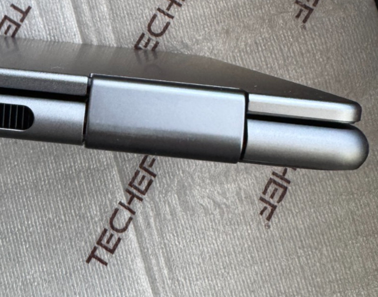 Lenovo Yoga 7i 2-in-1 16″ 2K Touch Laptop Ultra 7 256V 16GB RAM 1TB SSD