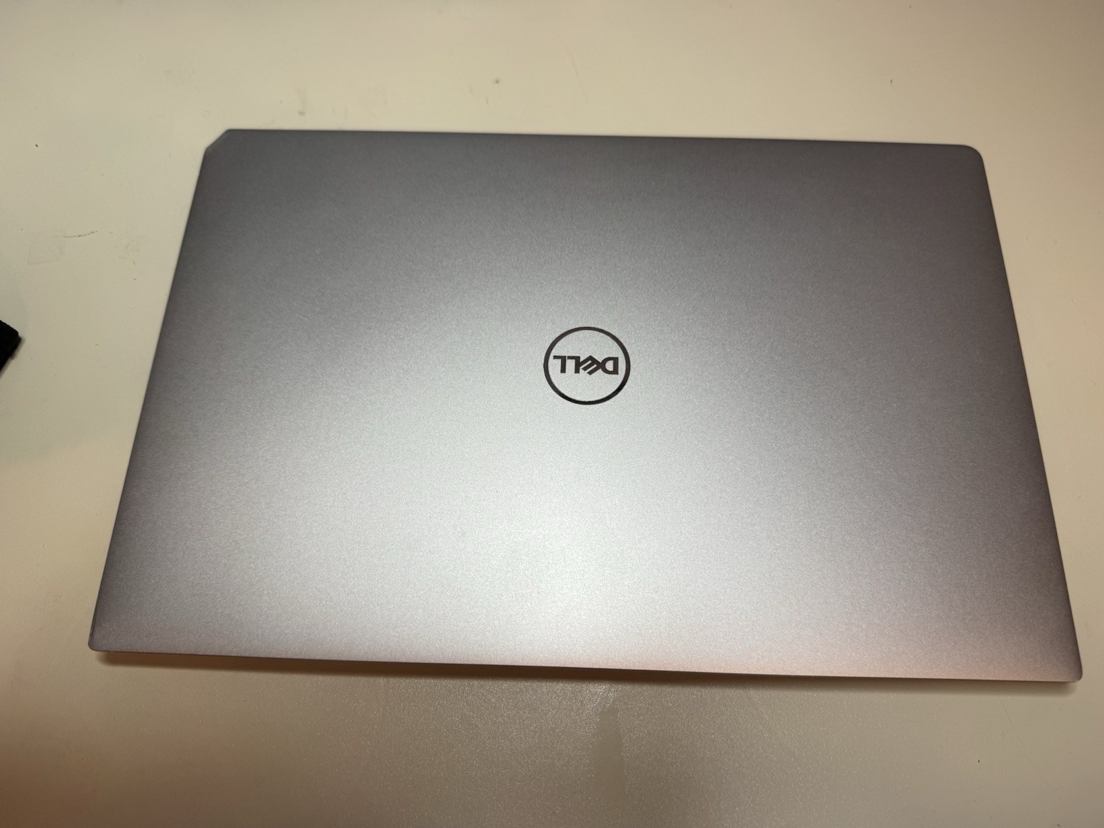 Dell XPS 13 9370 13″ i7-8550U 16GB DDR4 RAM 1TB SSD Win11 UHD 620 Silver