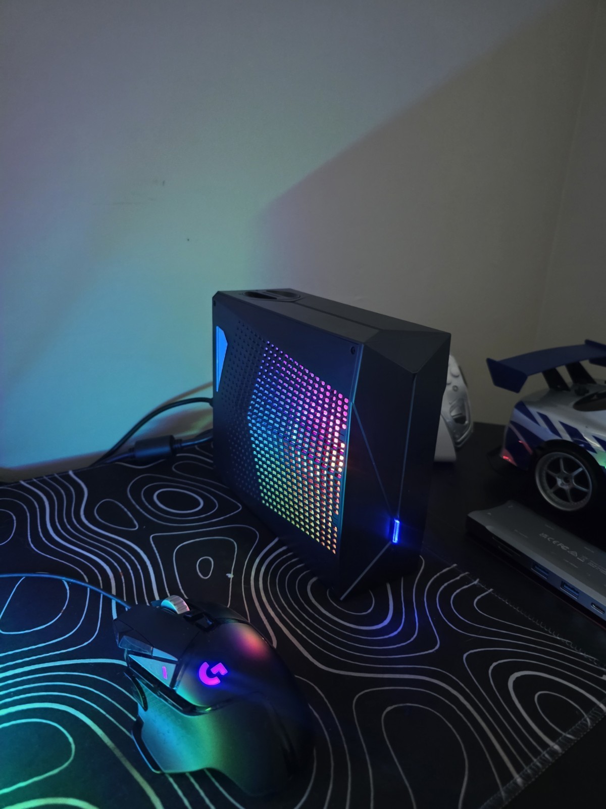 Eluktronics Mech 16 4090 13900HX 32GB 1440p 240Hz 4 Tb Ssd