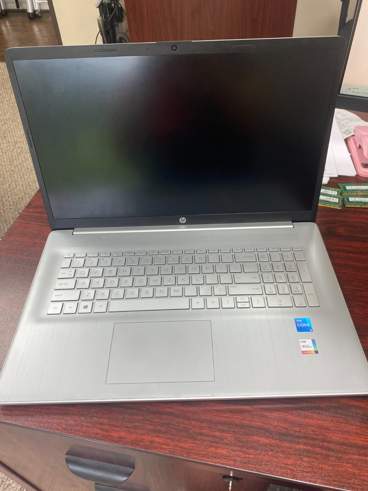 Hp Laptop 17-cnlxxx i5-1155g7@2.50 12GB DDR4 250GB SSD