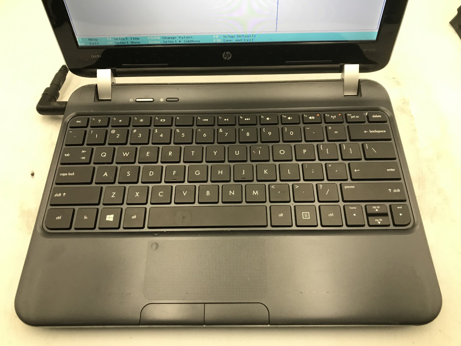 HP 3125 LAPTOP – BOOTS TO BIOS – AMD E2 2000 – NO RAM – 12″ -READ DESCRIPTION-BB