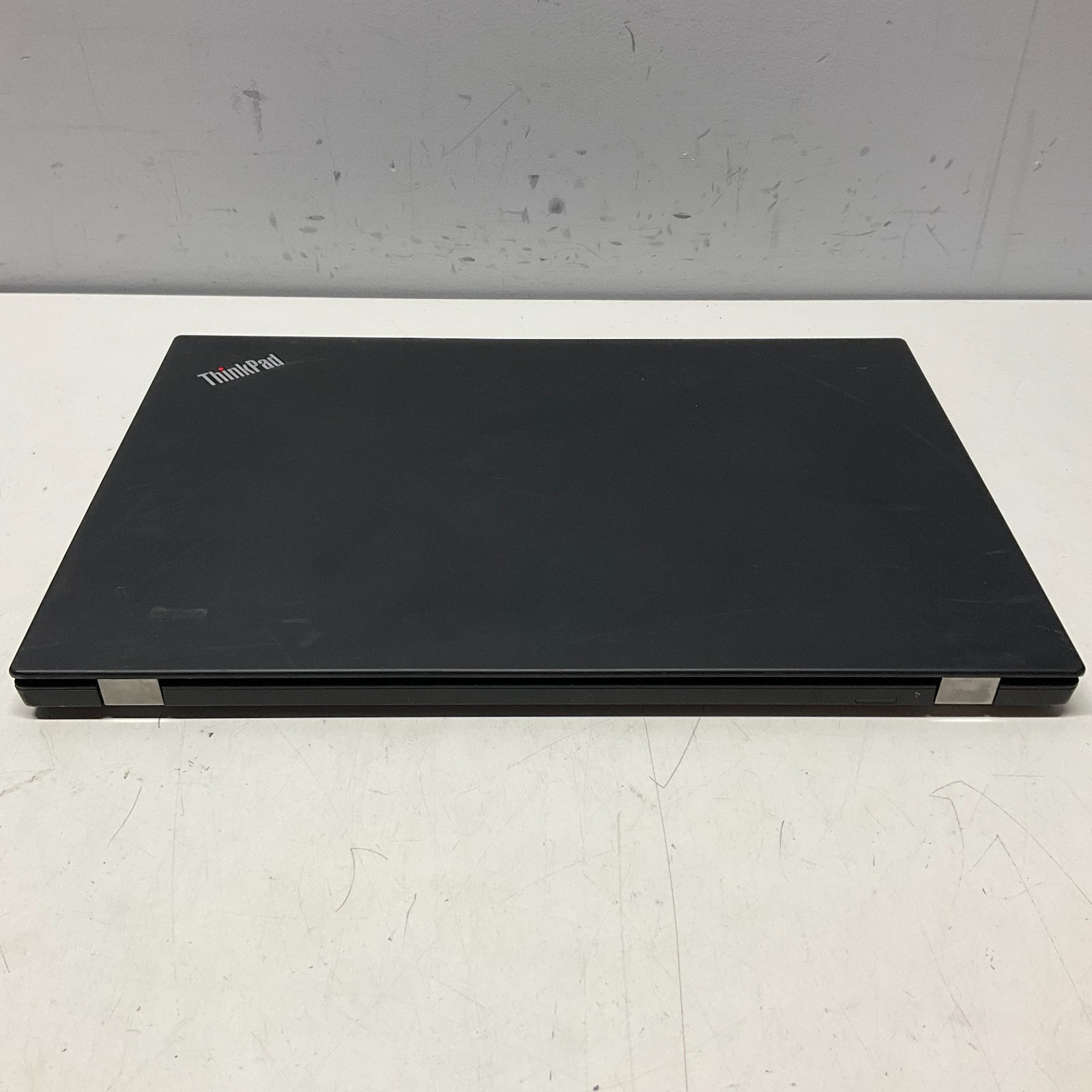 Lenovo ThinkPad T590 i7-8565U 8GB RAM 256GB SSD Windows 11 Pro 15.6″ Laptop