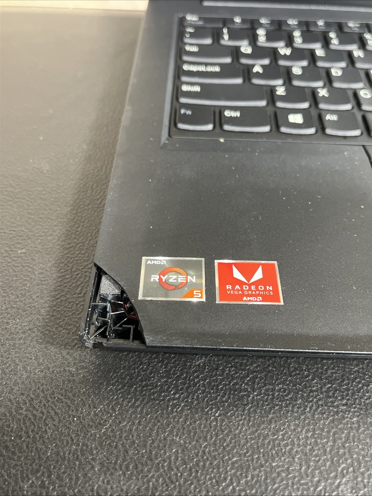 Lenovo Thinkpad E495 14″ Ryzen 5-3500U UNTESTED SOLD AS IS FOR PARTS OR REPAIR