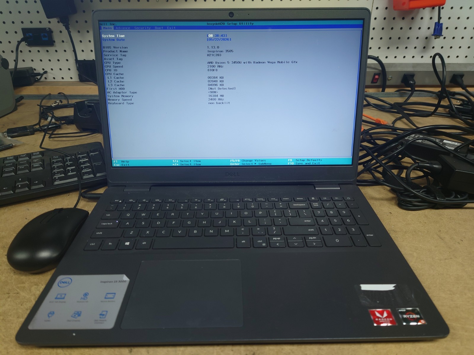 Dell Inspiron 3505 15.6″ HD Ryzen 5 3450U 16GB RAM 256GB SSD No OS