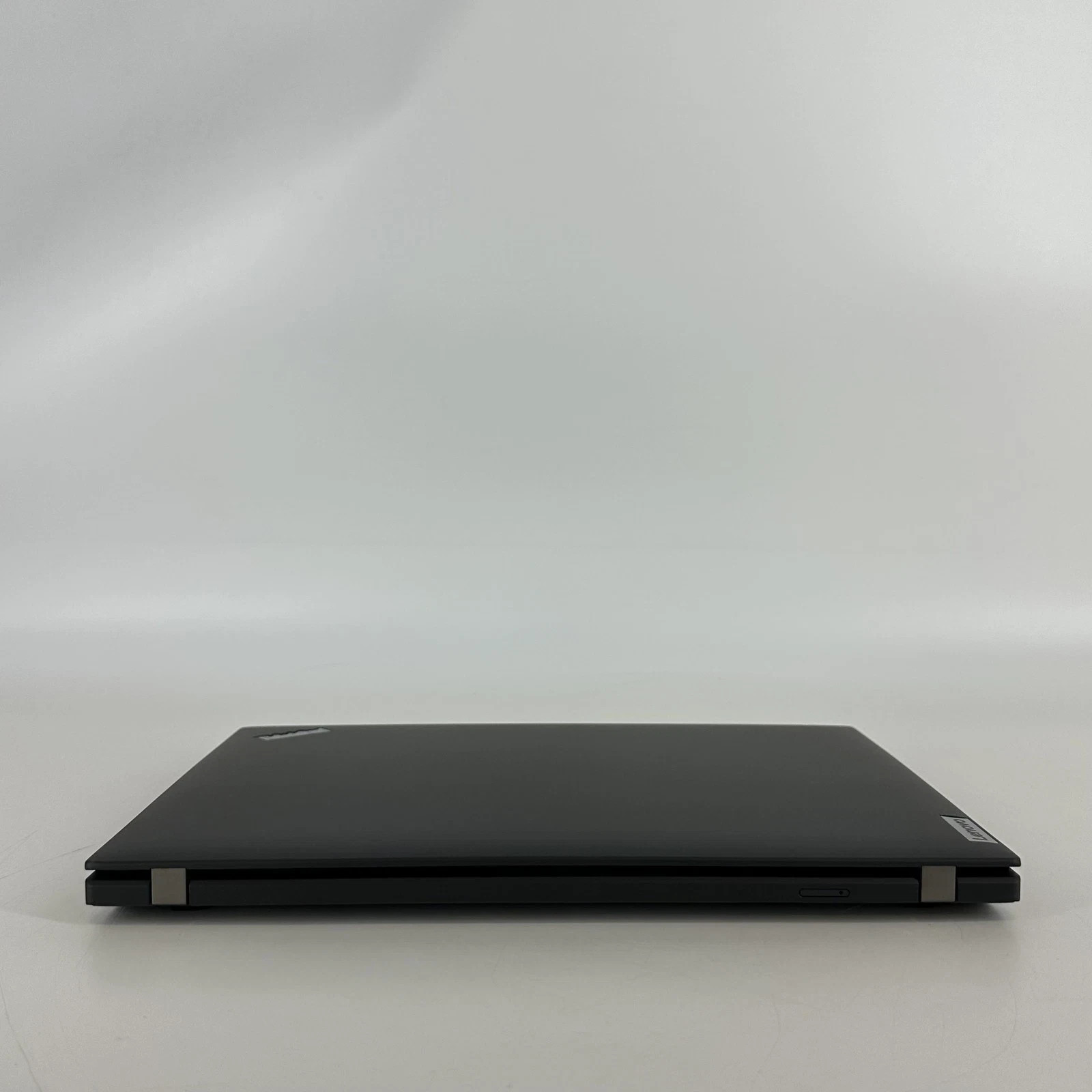 Lenovo ThinkPad P14s Gen 3 14″ FHD i5-1240P 16GB 256GB SSD NVIDIA T550 Win11 Pro