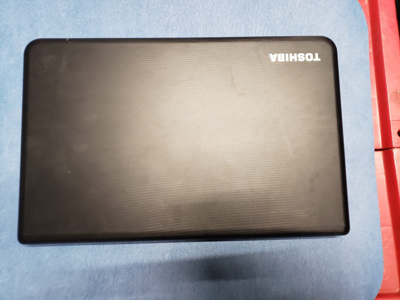 Toshiba laptop C55T-A5103 i3-4000m 2.40ghz 4gb ram 700gb hdd for parts