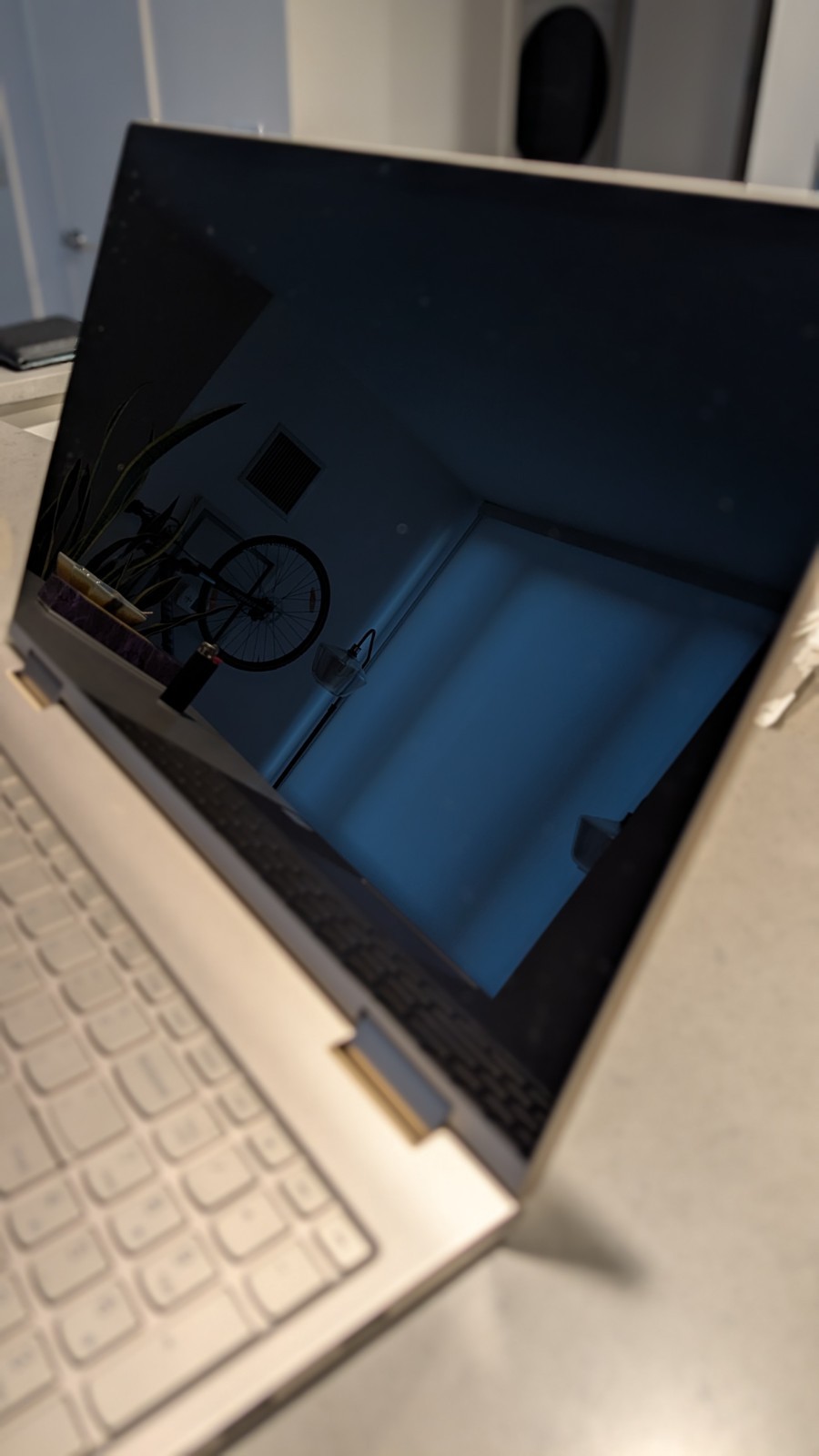 Lenovo Yoga Convertible 2-in-1 Laptop Intel Core i7 Silver Dolby Atmos