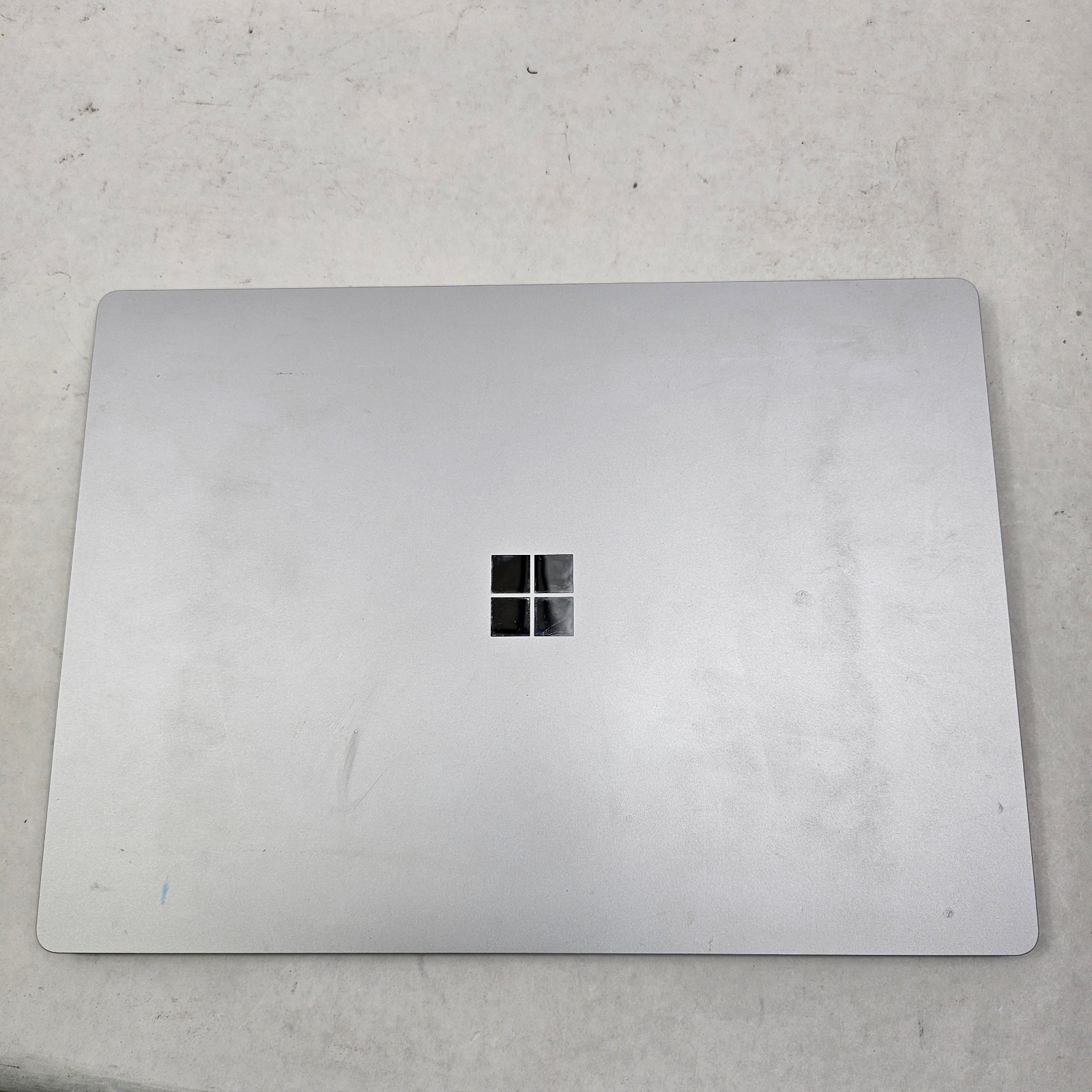 Microsoft Surface Laptop 3 1873 15″ Touch Ryzen 5 8GB RAM 256GB SSD – Cracked