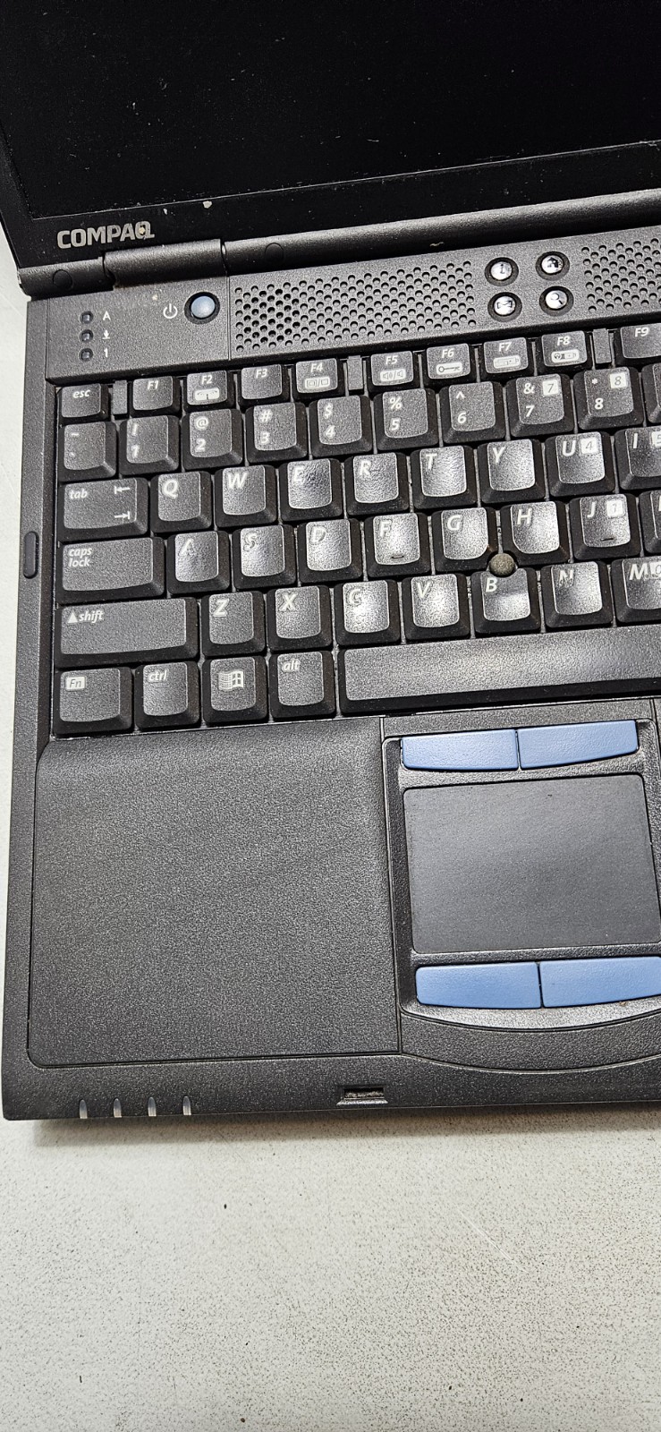 Compaq Evo N610c – Pentium 4 – For Parts Only – No AC Adapter – No HDD