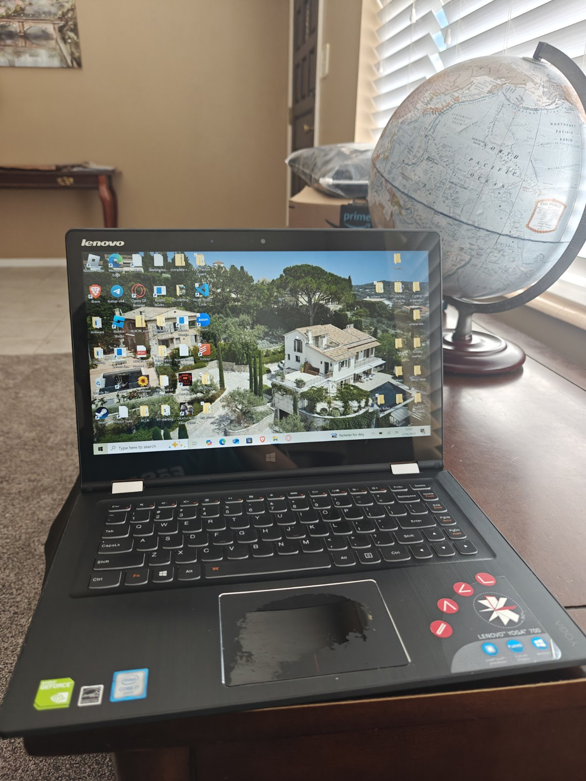 lenovo yoga 700 14isk, i7 6th Gen, Touch Screen, Foldable