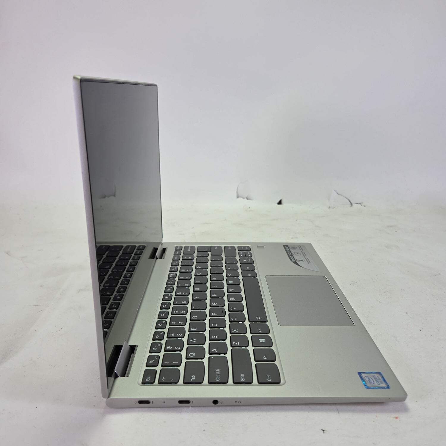 Lenovo Yoga 730 13 13.3″ i5-8250U 1.6GHz 8GB RAM
