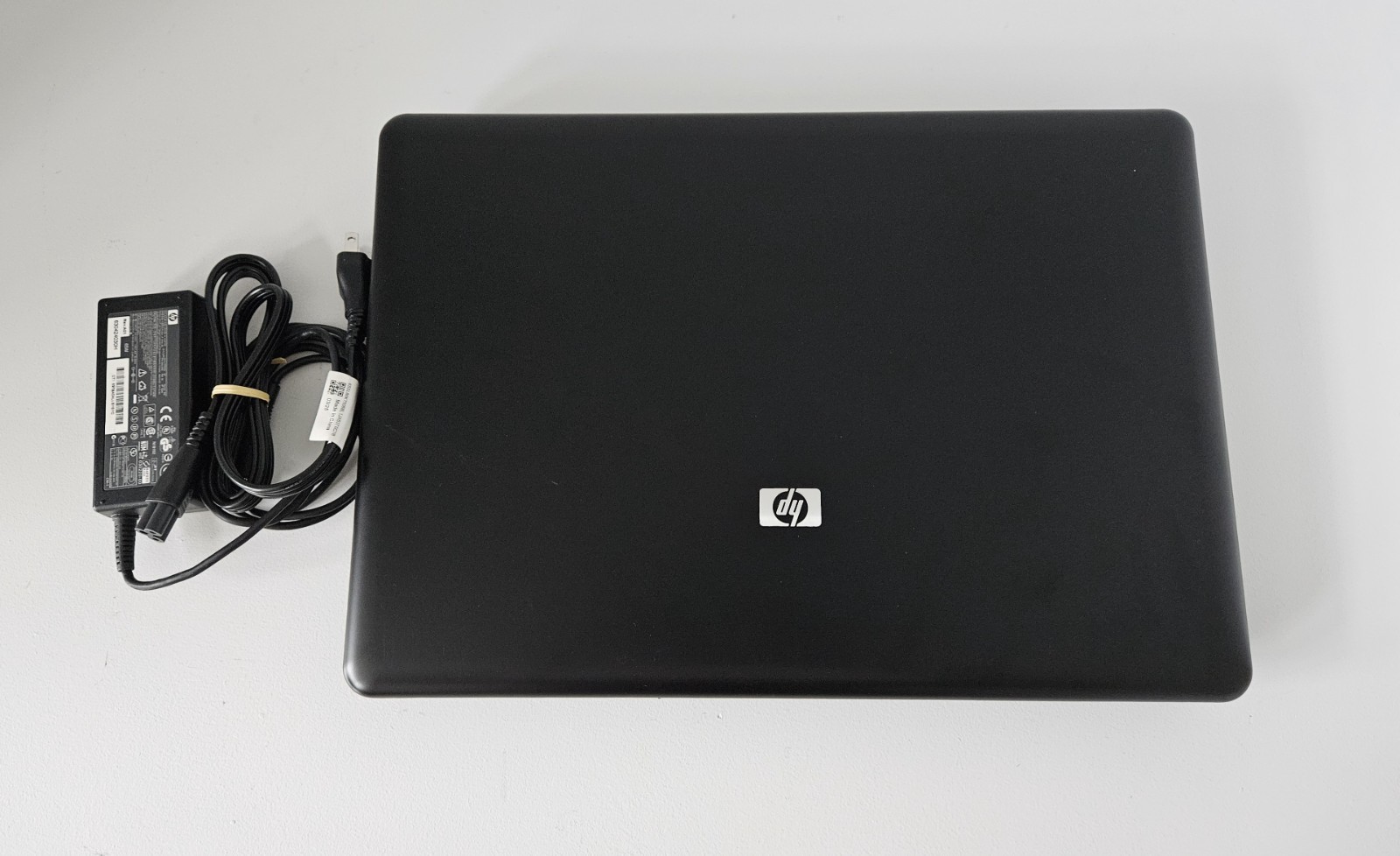 HP Compaq 6830s 17″ Laptop Intel Core 2 Duo P8400 2.26GHz 4GB RAM *No HDD/OS*