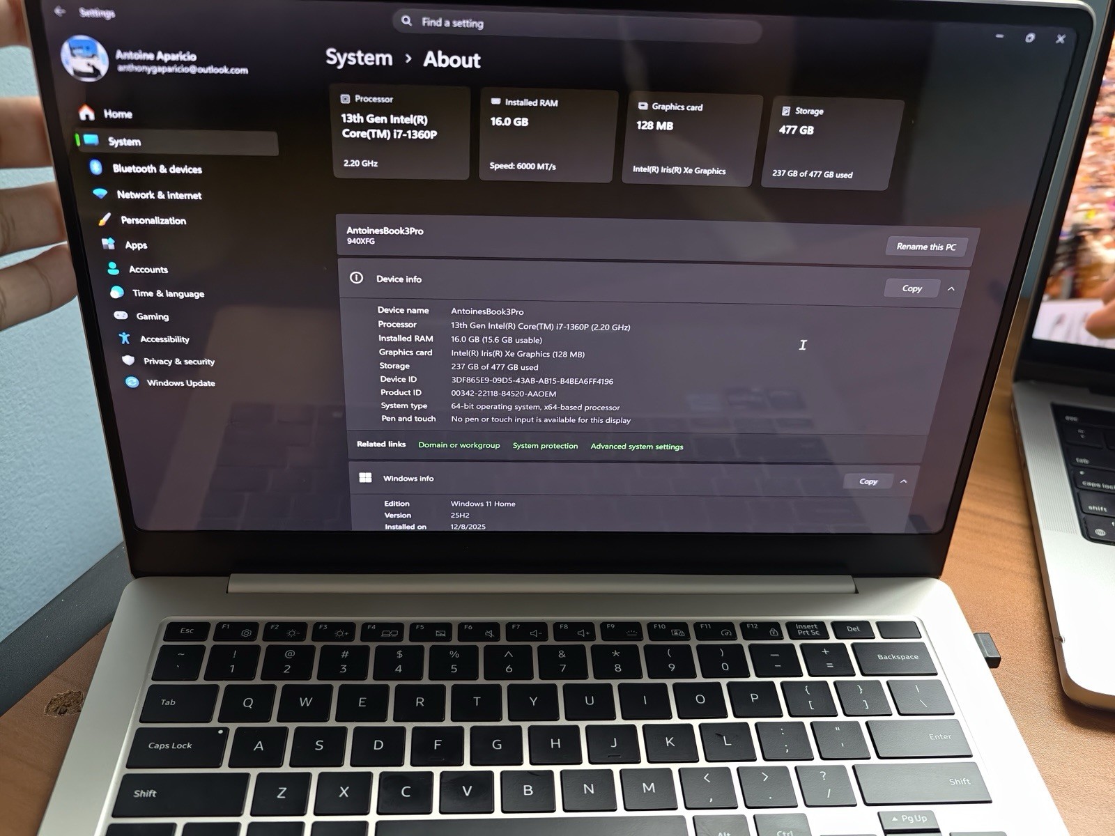 14 inch Samsung Galaxy Book3 Pro, 512gb sand 16gb of ram. [read discription]