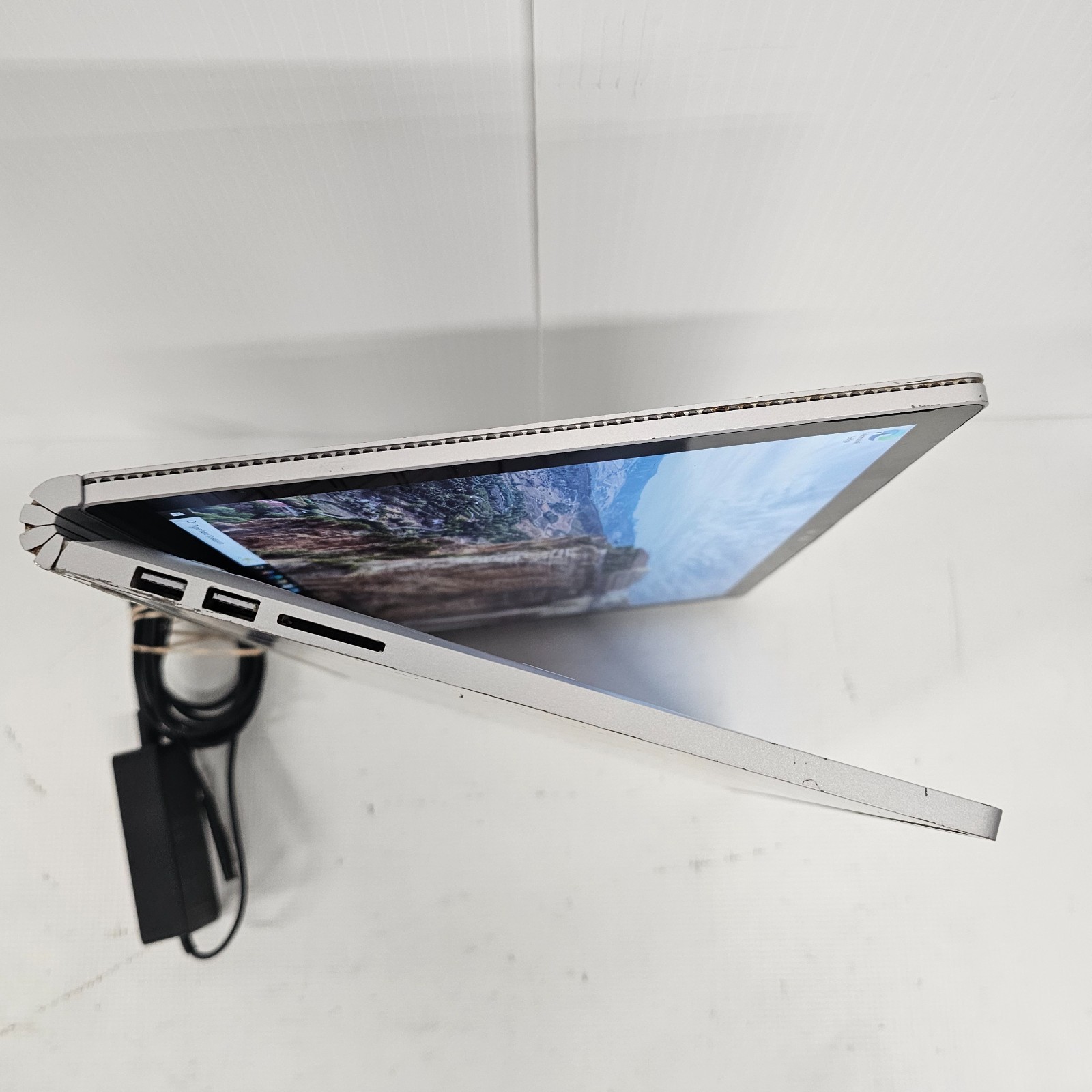 Microsoft Surface Book Intel Core i7-6600u 16GB RAM 512GB SSD NVidia GTX 965M