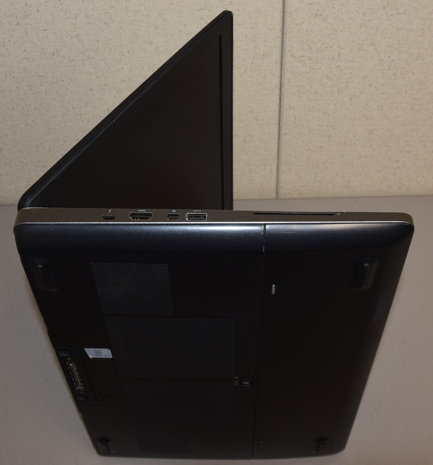 Dell Precision 7710 17.3″ i7-6820HQ 64GB DDR4 512GB NVMe Quadro M3000M 4GB