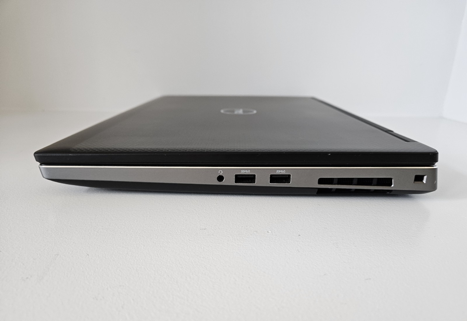Dell Precision 7530 Xeon E-2186M 2.90GHz 16GB RAM 512GB NVMe Win 11 Pro TouchScr
