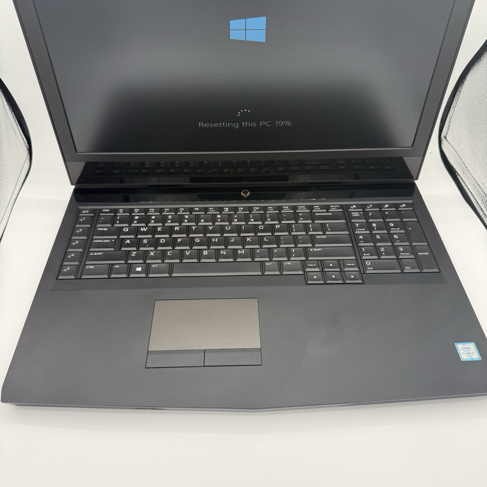 Alienware Dell 17 R4 17-6700HQ 17.3 SSD 1TB HDD 8GB Gaming Laptop Nvidia 1070
