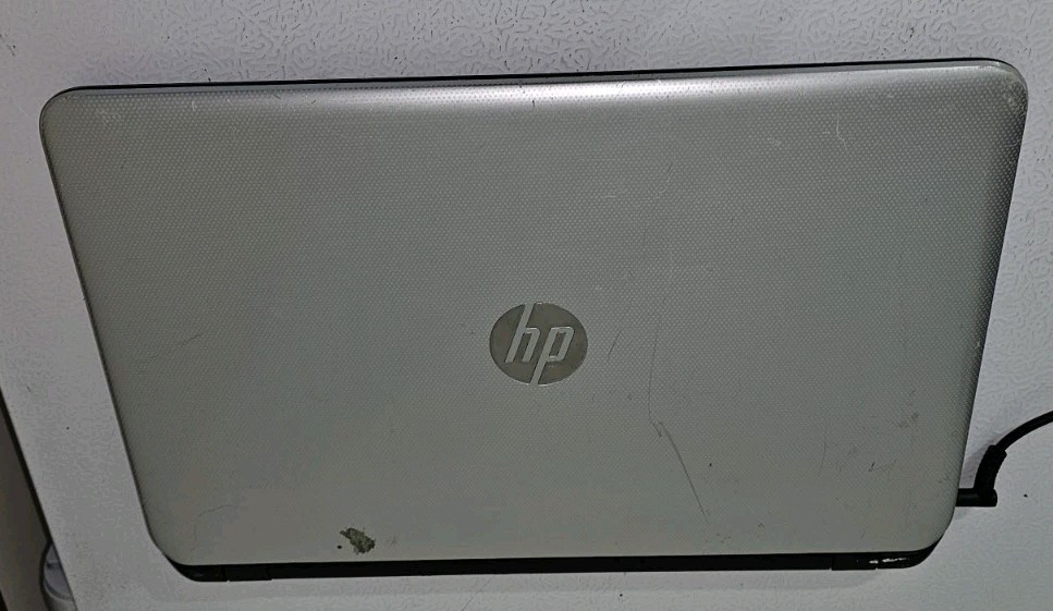 HP Intel Pentium 15-1271WM Laptop 4GB Ram 500GB Hard Drive – FOR PARTS OR REPAIR