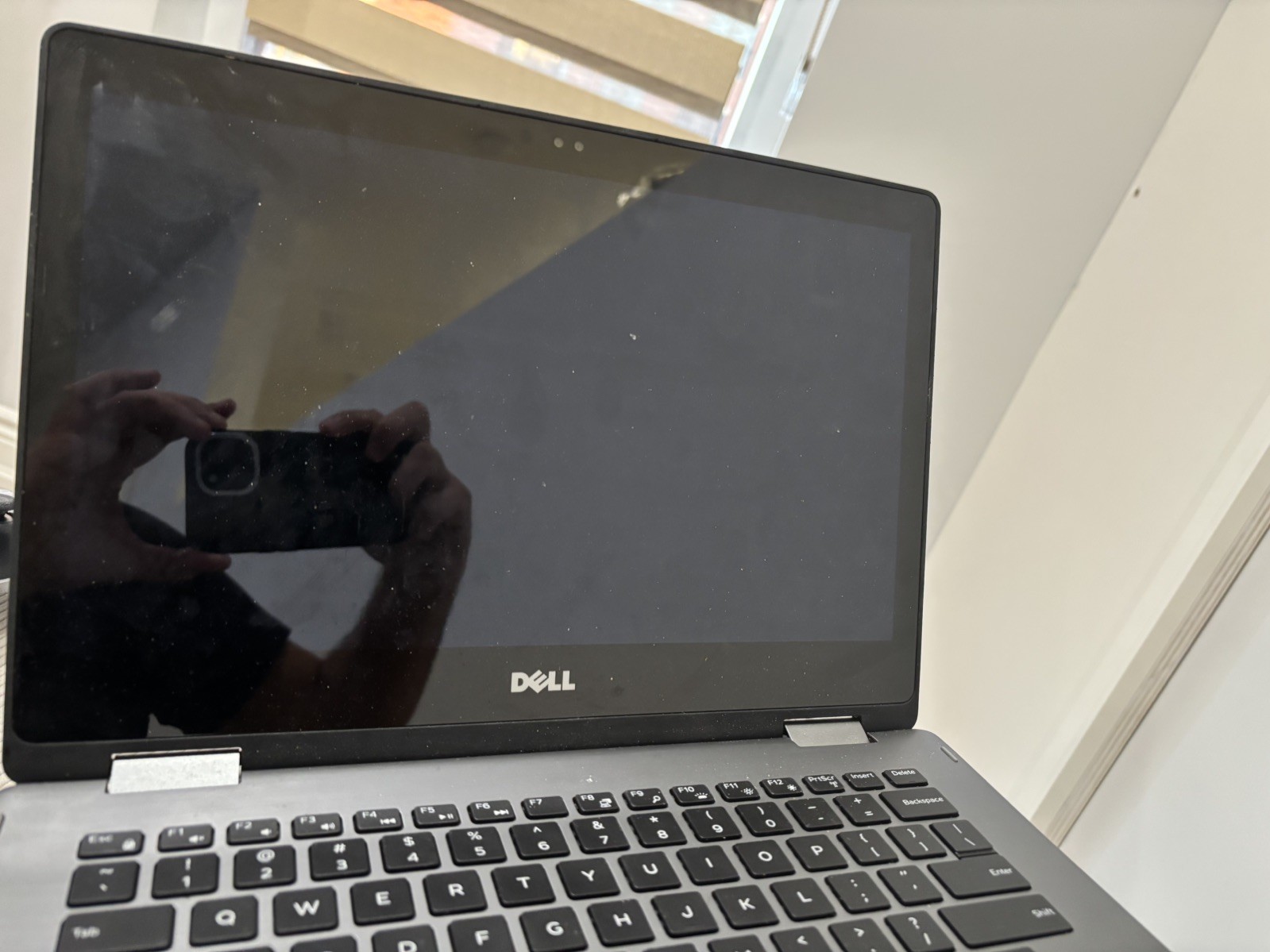 Dell Inspiron 13 7000 2-in-1| i7-8565U| 16GB RAM |256GB SSD| Needs new Charger**