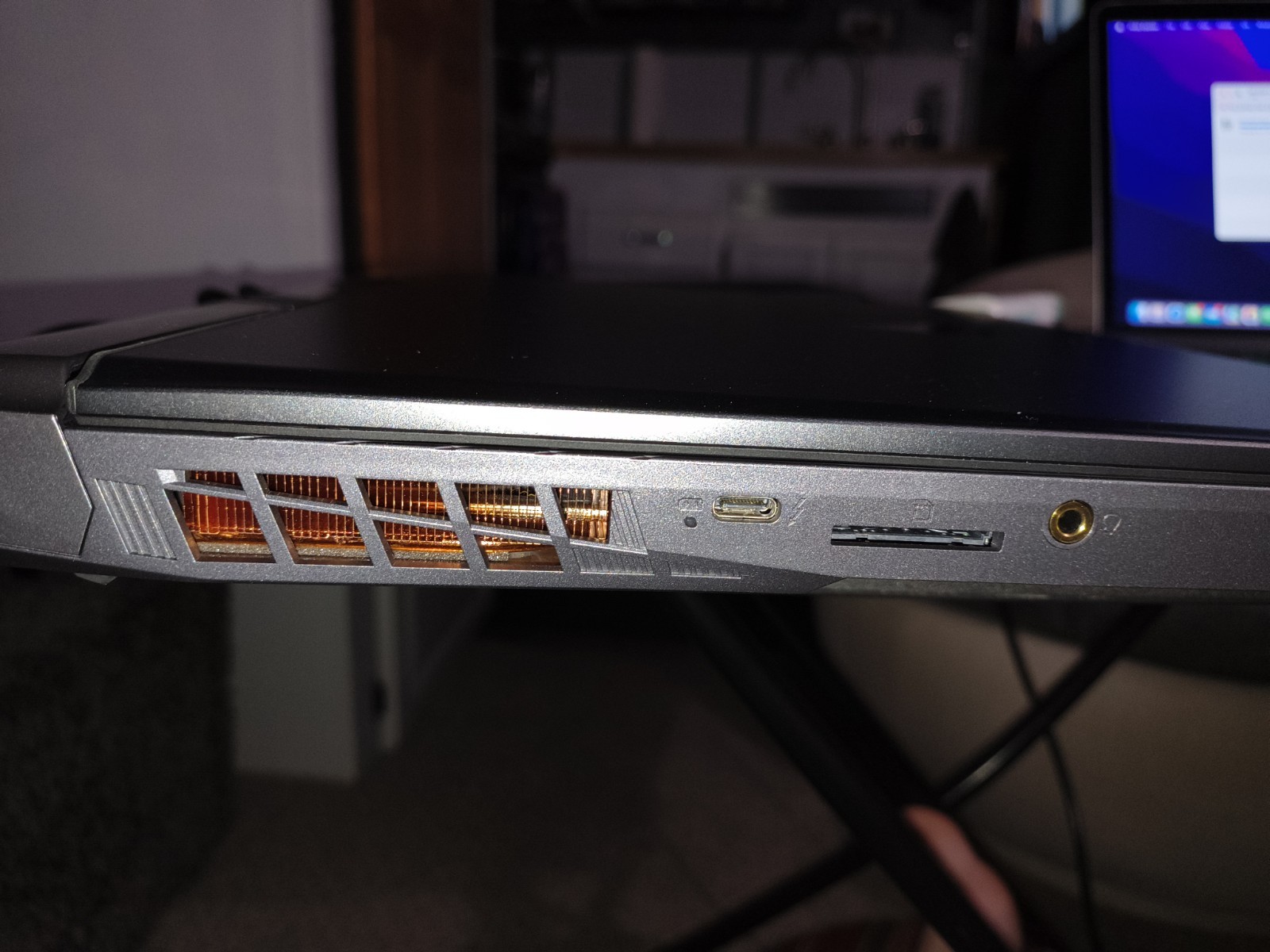 MSI VECTOR 1U HX