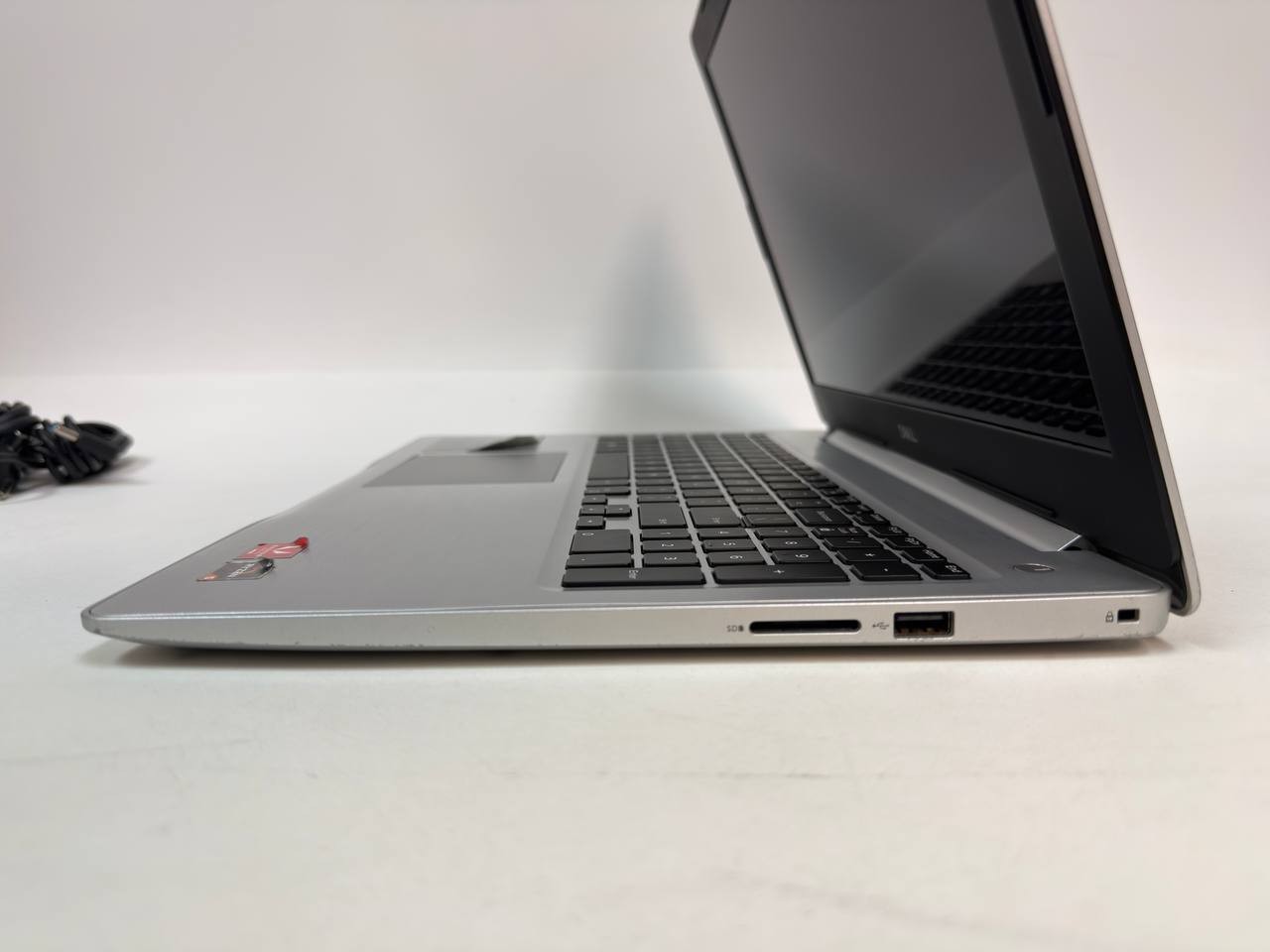 Dell Inspiron 5575 15.6″ TouchScreen Laptop Ryzen 5 2500U 8GB RAM 256GB Win 11