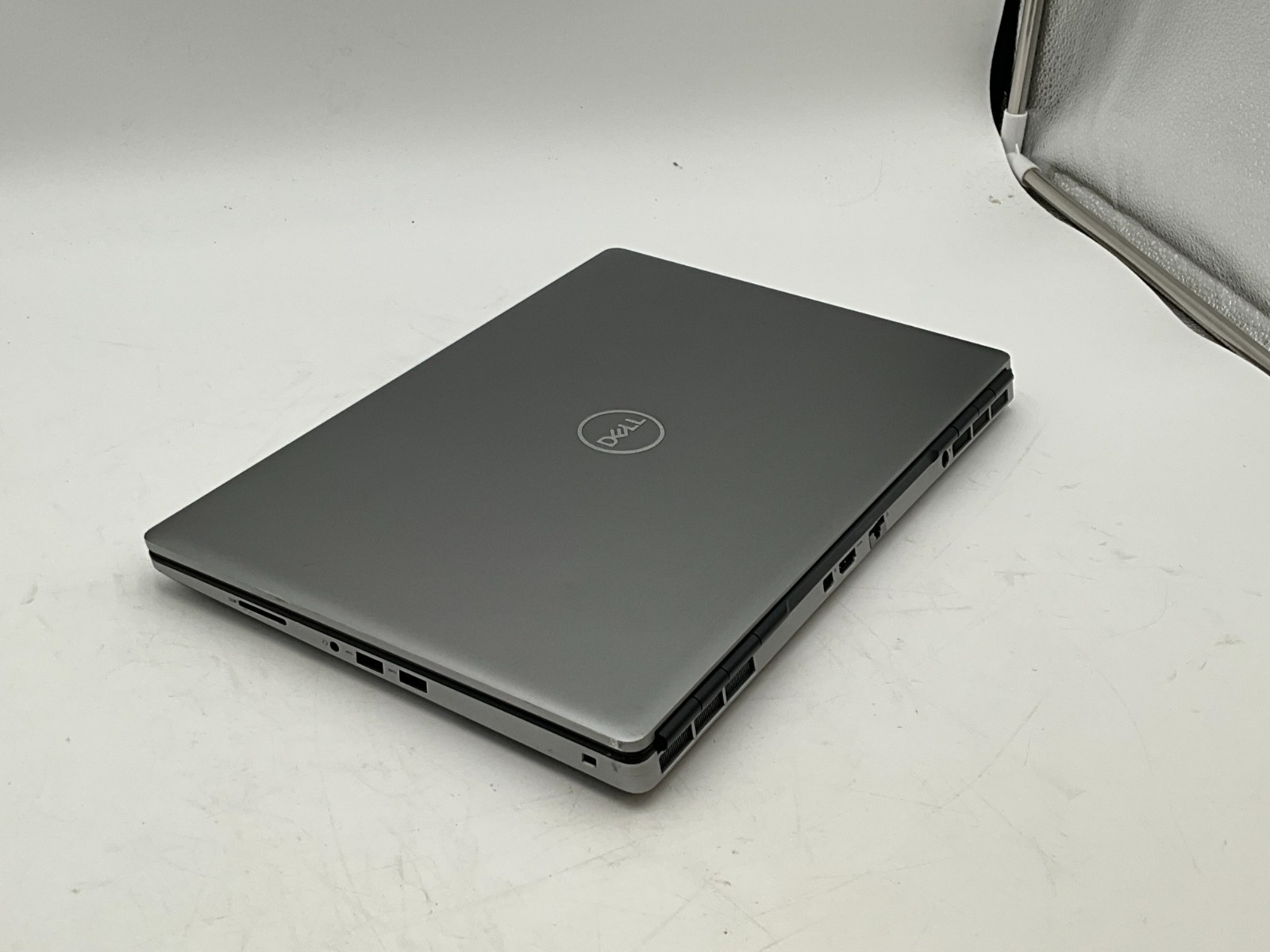 DELL Precision 7560 i7-11850H 2.50g 32GB 1TB T1200 15.6″ WIN11 Laptop 42JG2J3