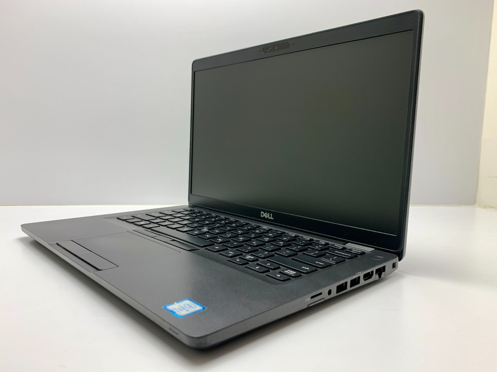Dell Latitude 5400 | i5-8365U | 16GB RAM | 256GB SSD | LINUX | CHASSIS WEAR
