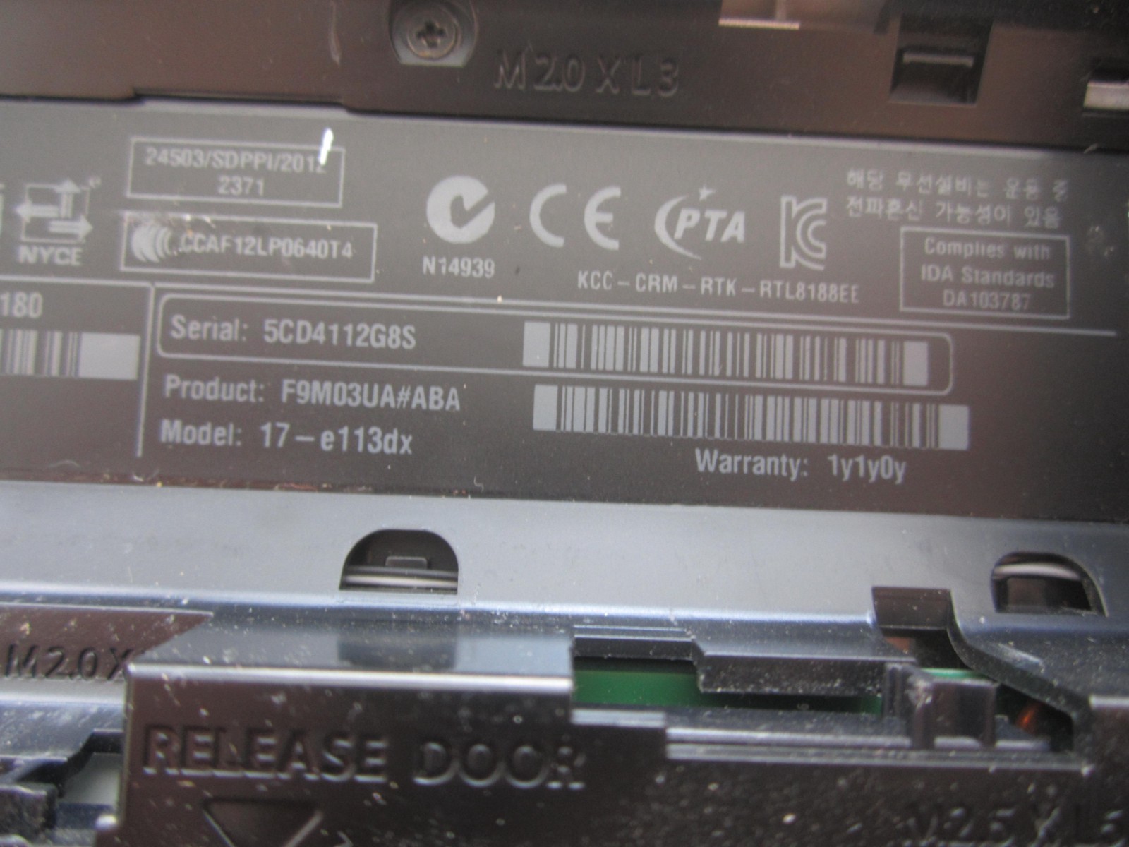 FOR PARTS – HP Pavilion 17-e113dx 4GBRAM 80GBHD SCREEN INTACT BROKEN HING NoCord