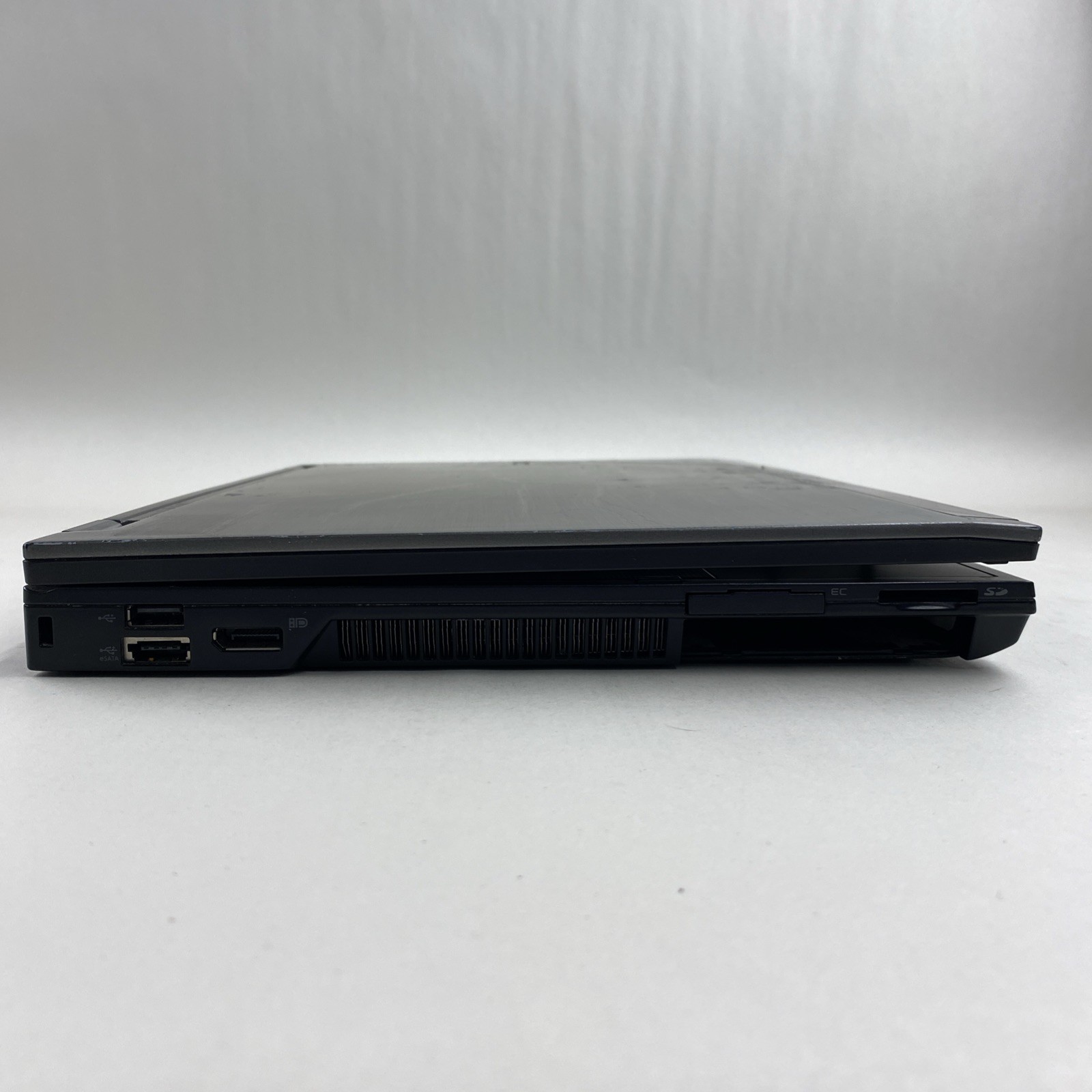 Dell Latitude E6510 Core i7-M620 2.67GHz 8GB RAM 15.6″ No Battery No HDD No OS