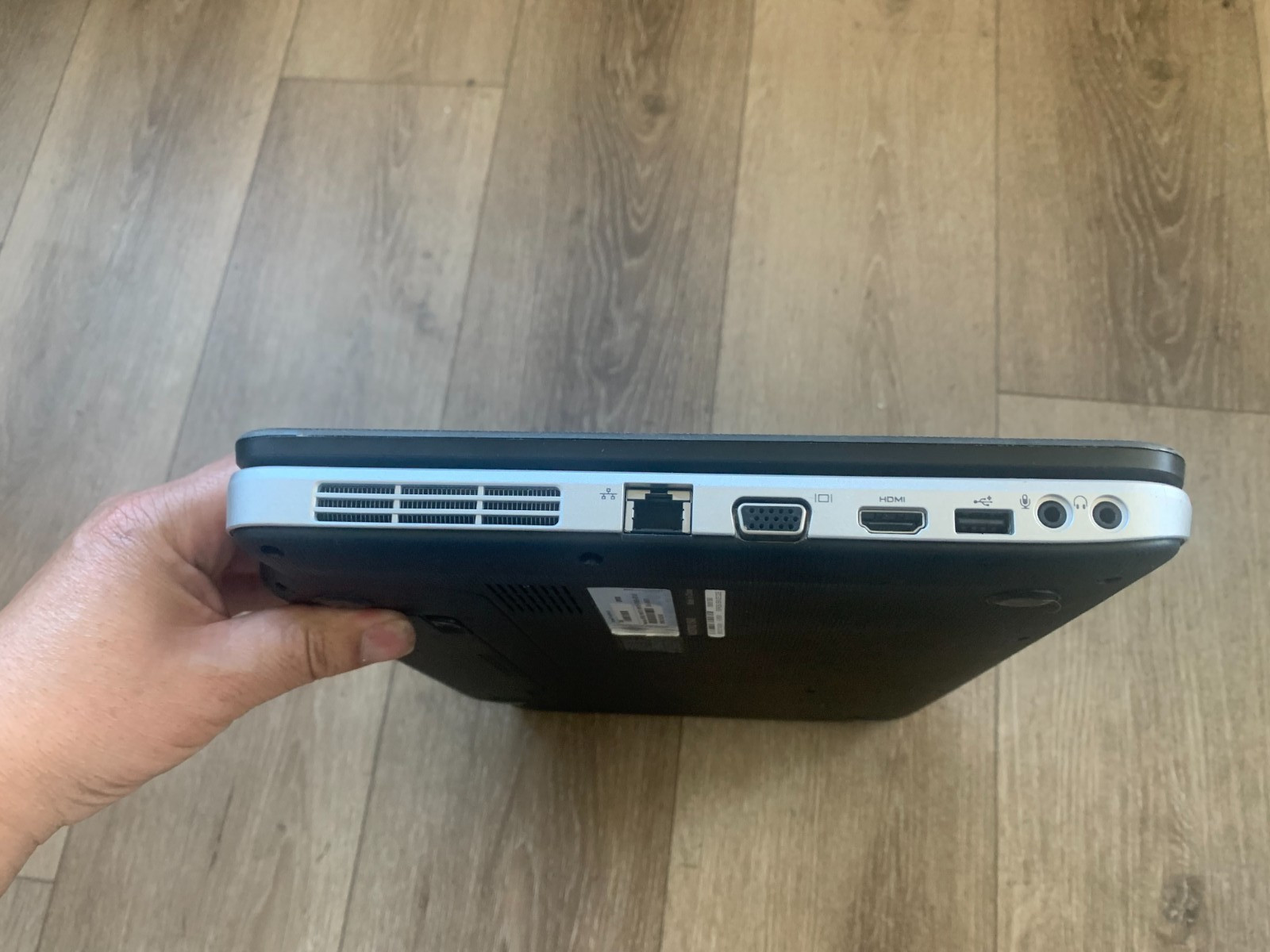 Dell Vostro 1540 15.6″ Core i3 M370 2.40GHz 3GB RAM 500GB HDD Win 10 Pro