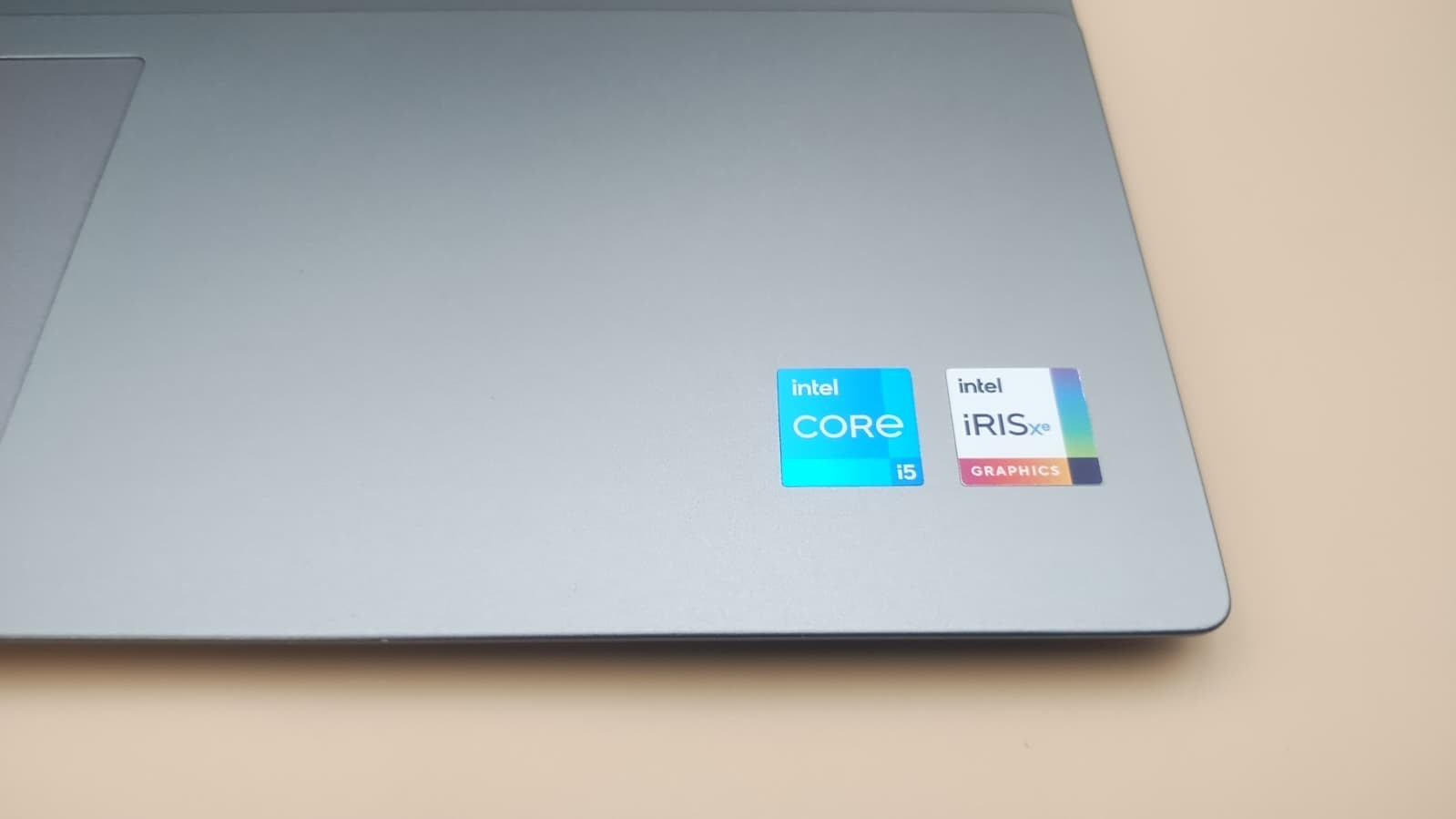 Dell Vostro 5620 16″ FHD+ i5-1240P 16GB 512GB SSD Win11 Pro Iris Xe