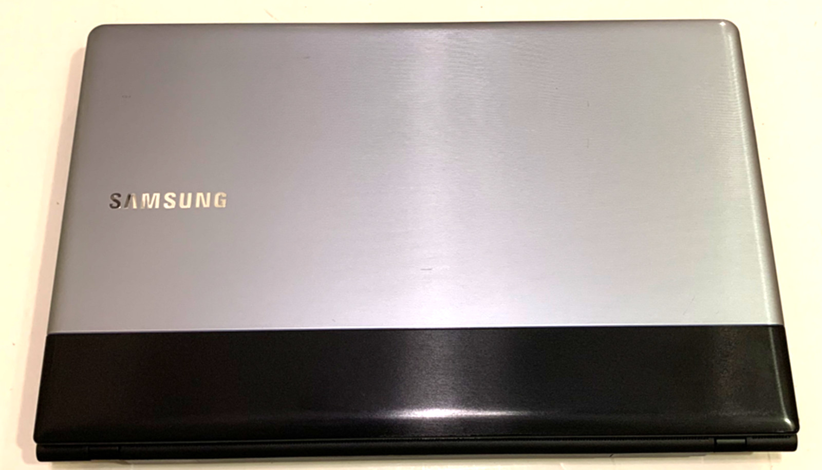 Samsung NP300E5C-A0BUS 15.6″ WIN 11 ACTIVATED Pentium 2.2GHz 8GB RAM 500GB HDD