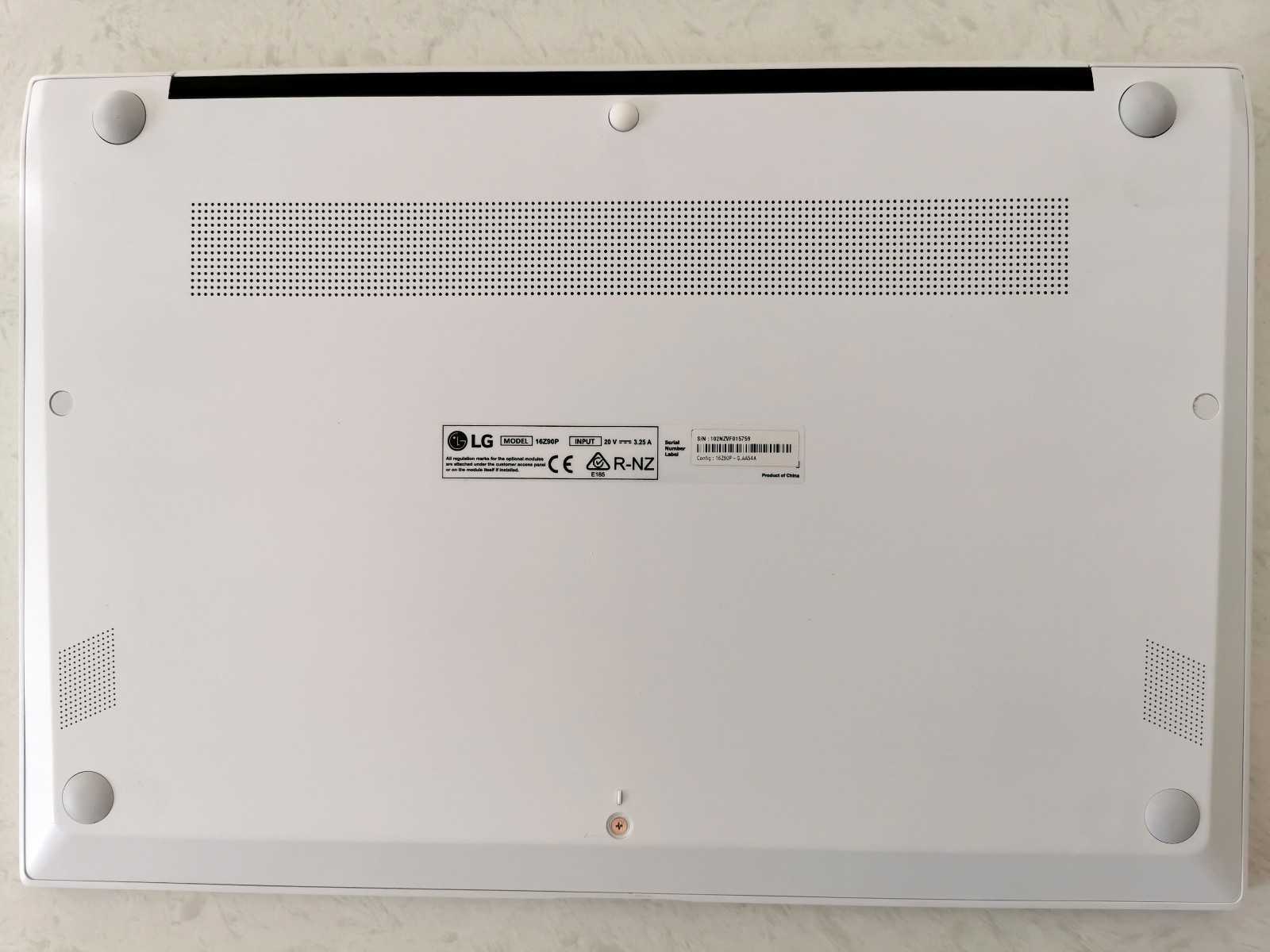 White LG Gram i5-1135G7 16GB DDR4 512GB or 1-2TB SSD 2K 16″ Lightweight Laptop