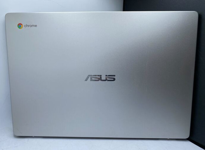 Asus Chromebook C523NA 15.6″ Intel N3350 1.1GHz 4GB RAM 32GB eMMC **READ**
