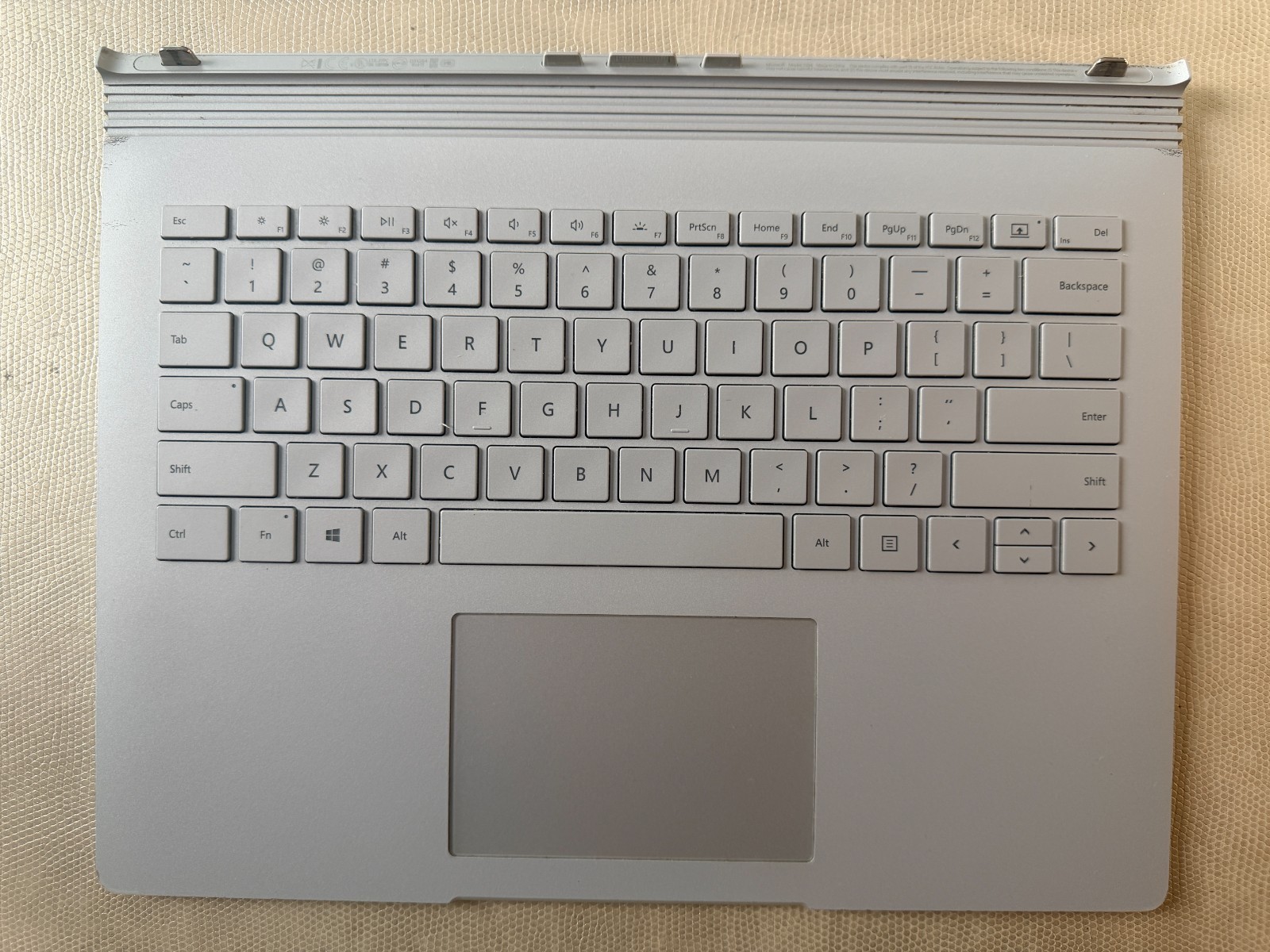 Microsoft Surface Book 2 13.5″ Laptop Core i5-7300U CPU w/ Retail Box & Charger