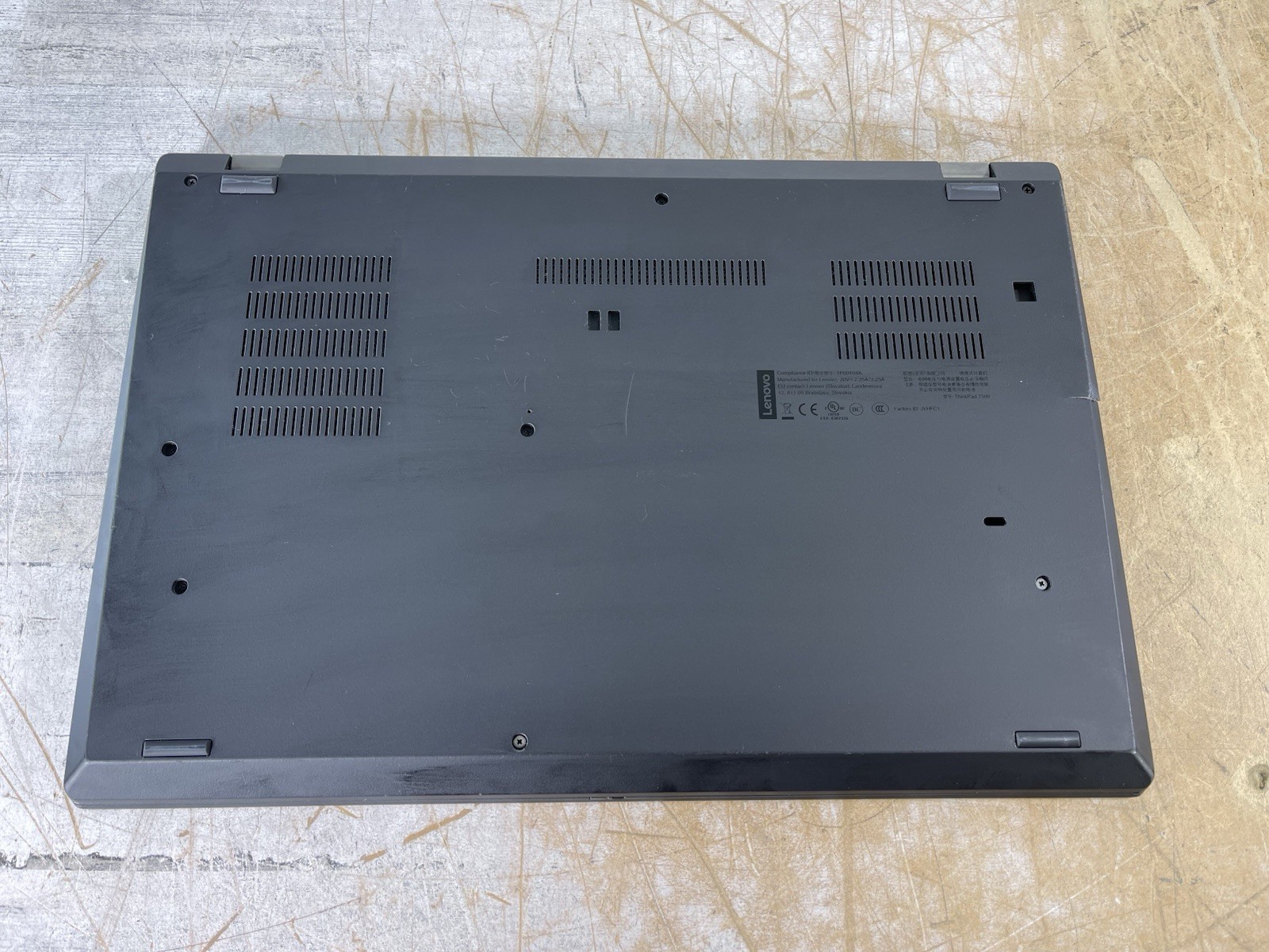 LENOVO THINKPAD T590 i7-8565U @ 1.80GHz, 16GB RAM, NO HDD/OS – (FOR PARTS)
