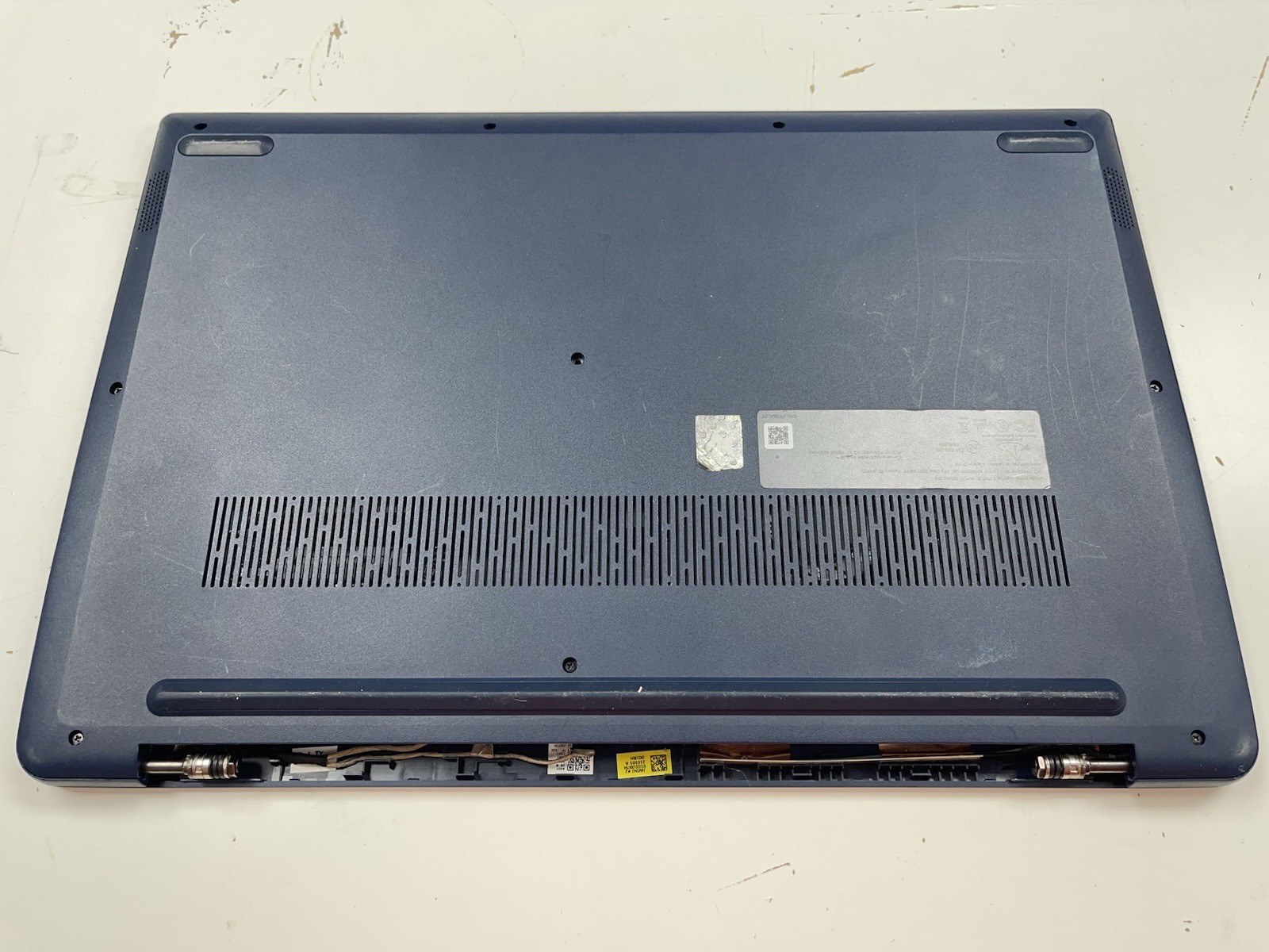 Lenovo IdeaPad 3 17ITL6 17.3″ 500HDD, Intel Core i3-1115G4, 8GB RAM) Needs Bezel