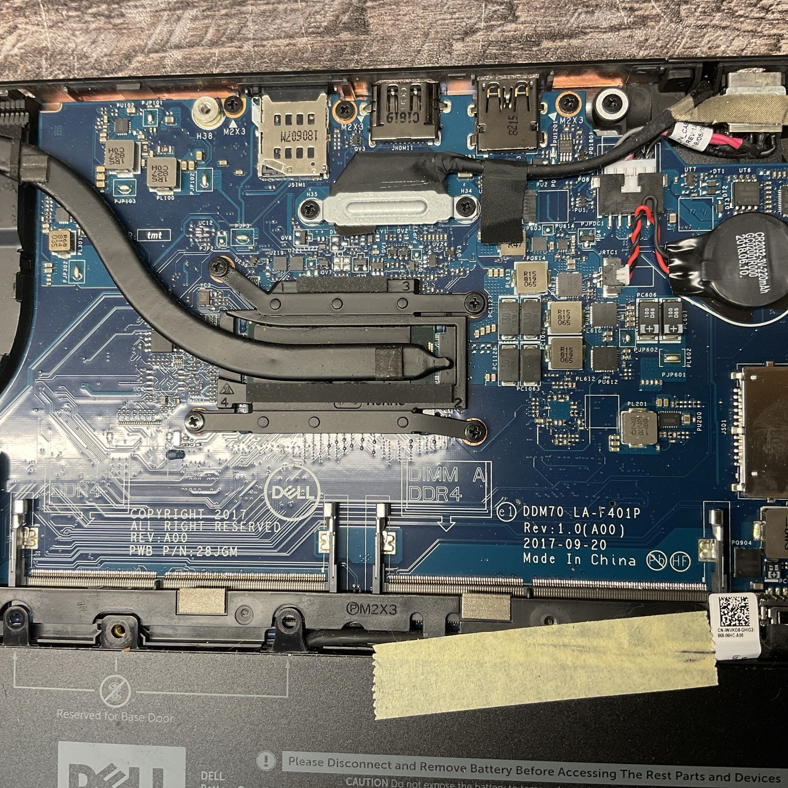Dell Latitude 5490 / i5 8th Gen / BIOS Unlocked / Cracked Screen / No SSD / O10