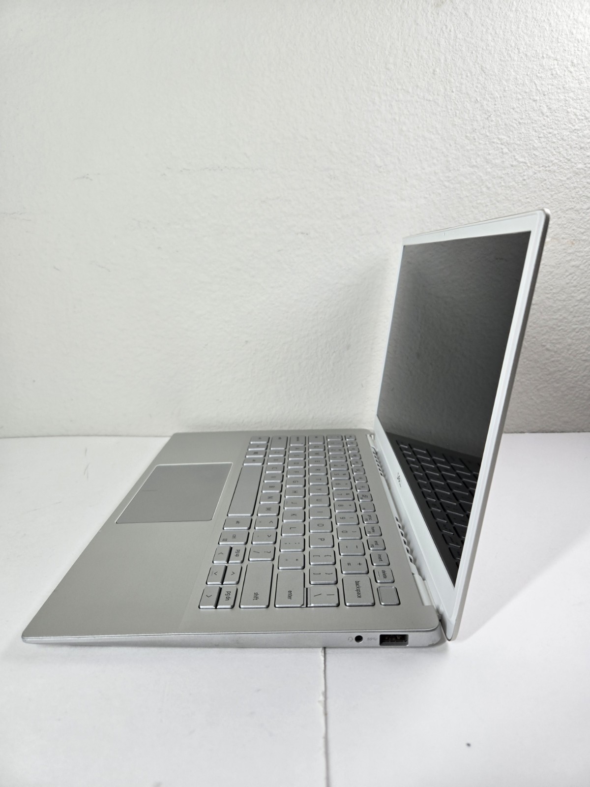 DELL Inspiron 5391 i5-10210U 1.6GHz 8Gb RAM 256Gb NVMe Win11Pro